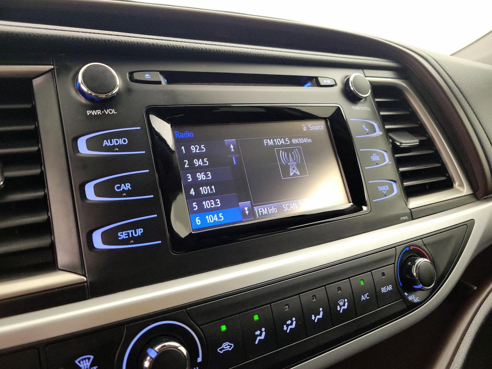 Thumbnail: 2019 Toyota Highlander - 15