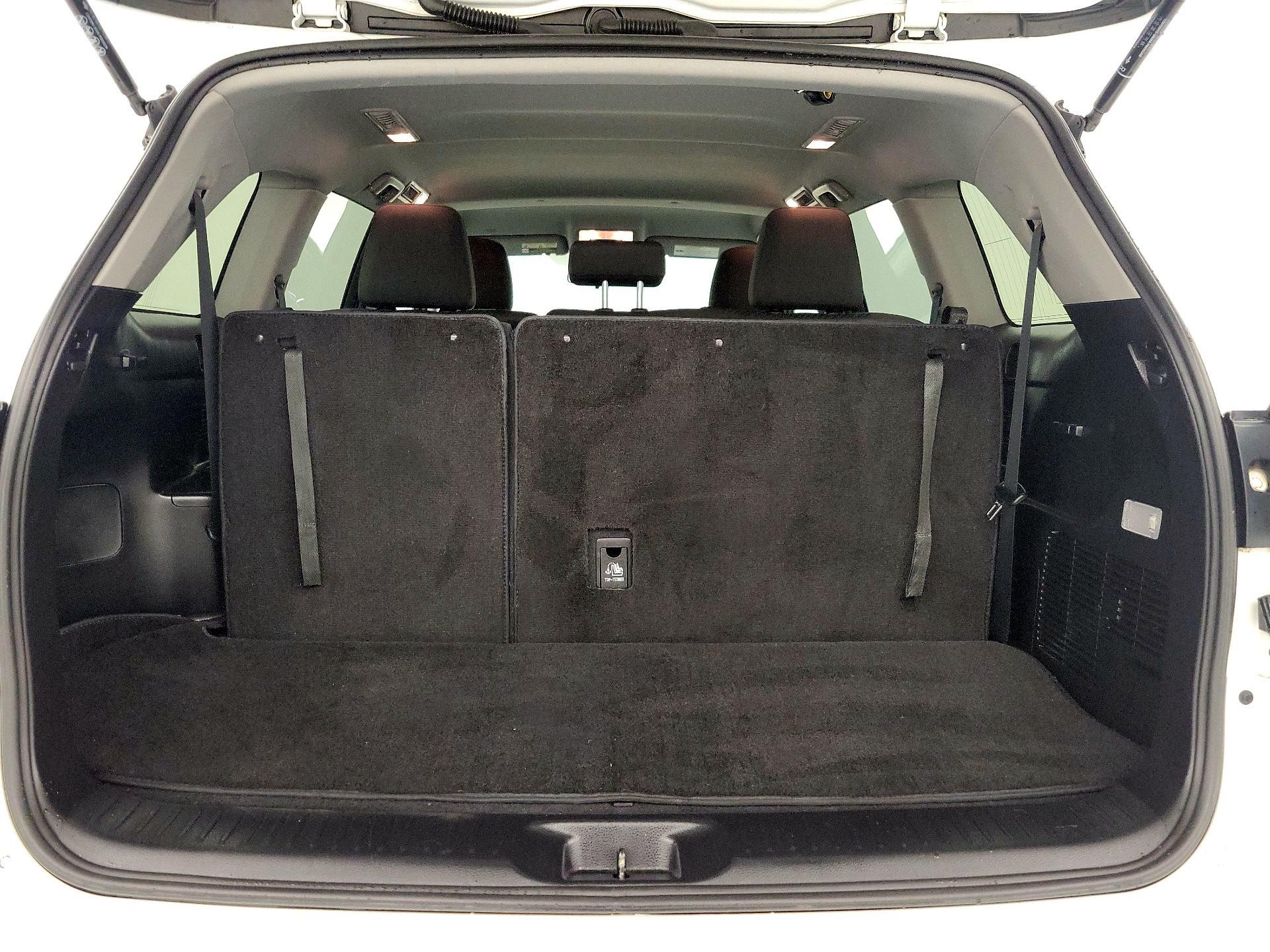 Thumbnail: 2019 Toyota Highlander - 19