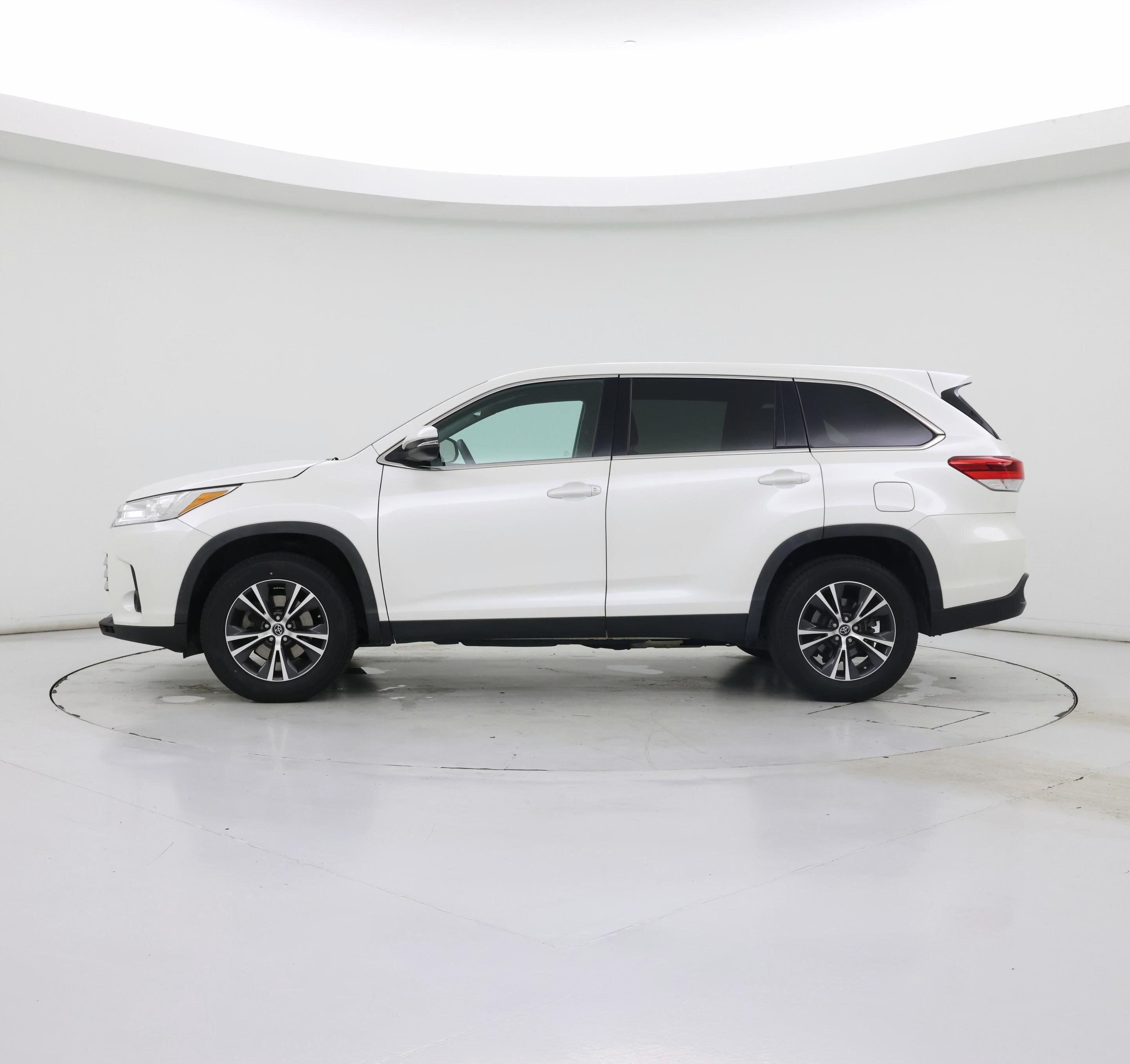 Thumbnail: 2019 Toyota Highlander - 3