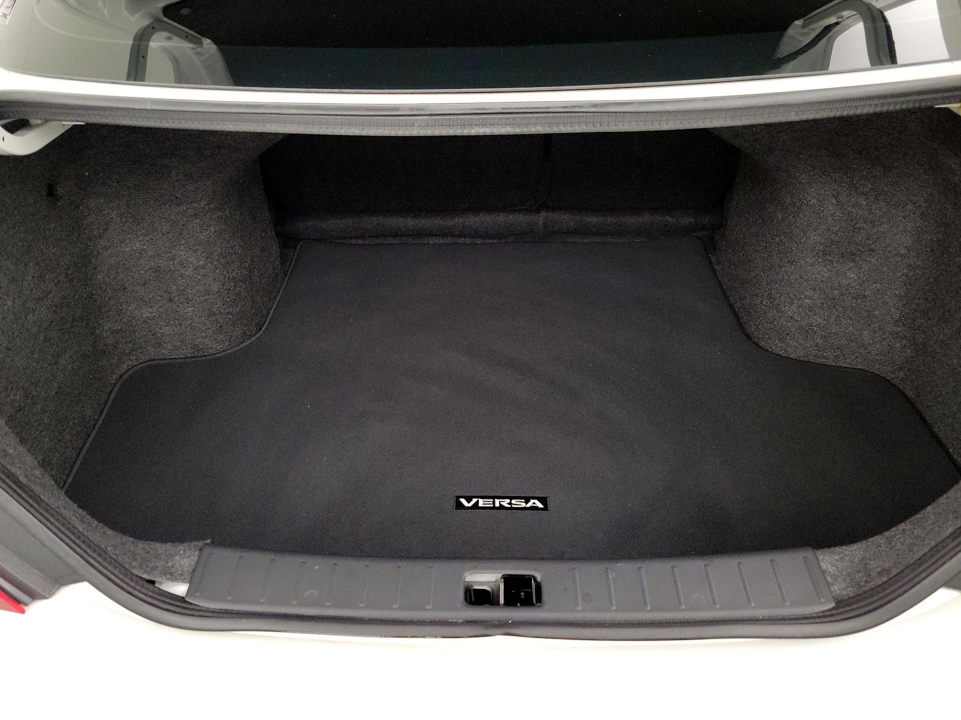Thumbnail: 2015 Nissan Versa - 19