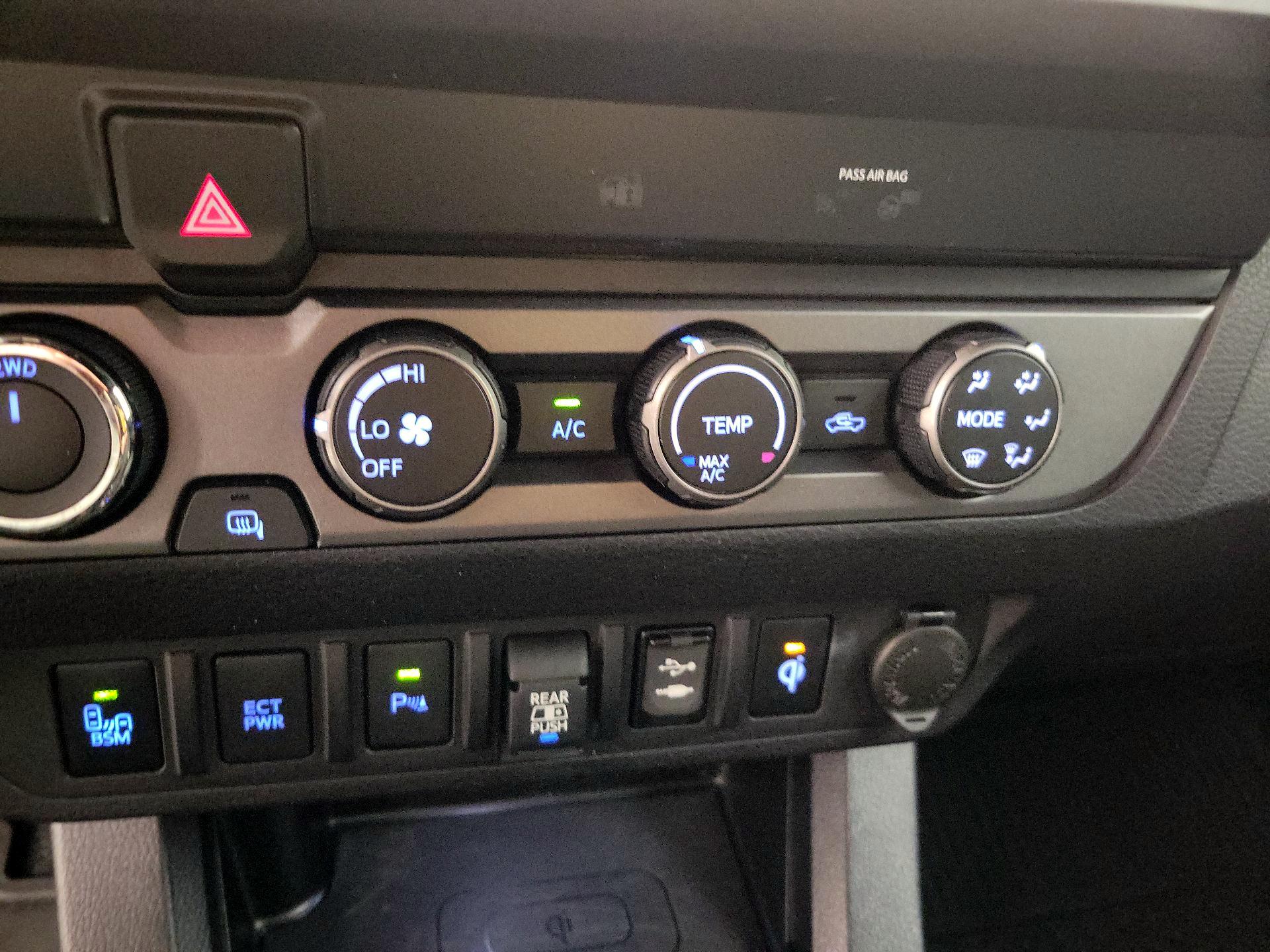 Thumbnail: 2019 Toyota Tacoma - 16