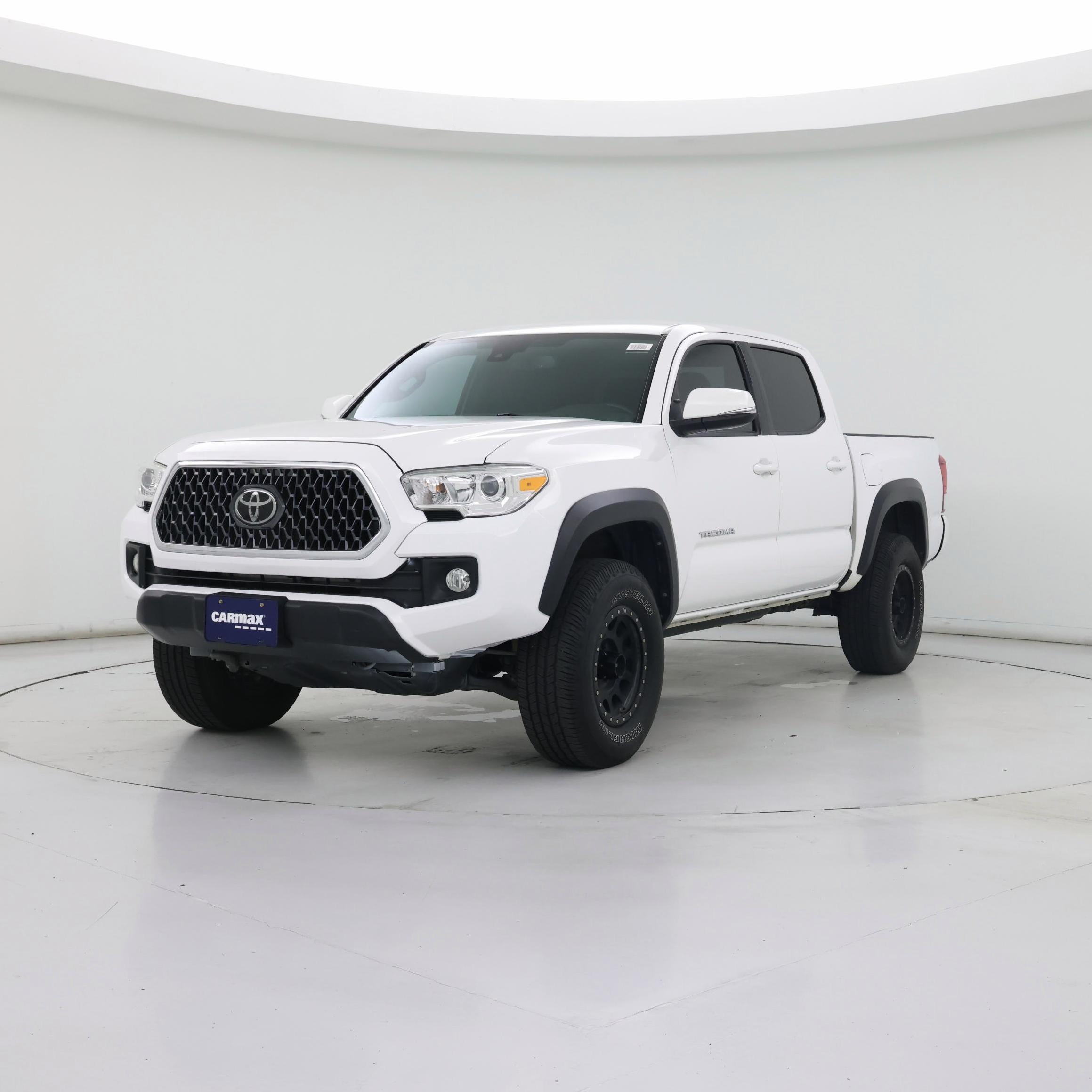 Thumbnail: 2019 Toyota Tacoma - 4