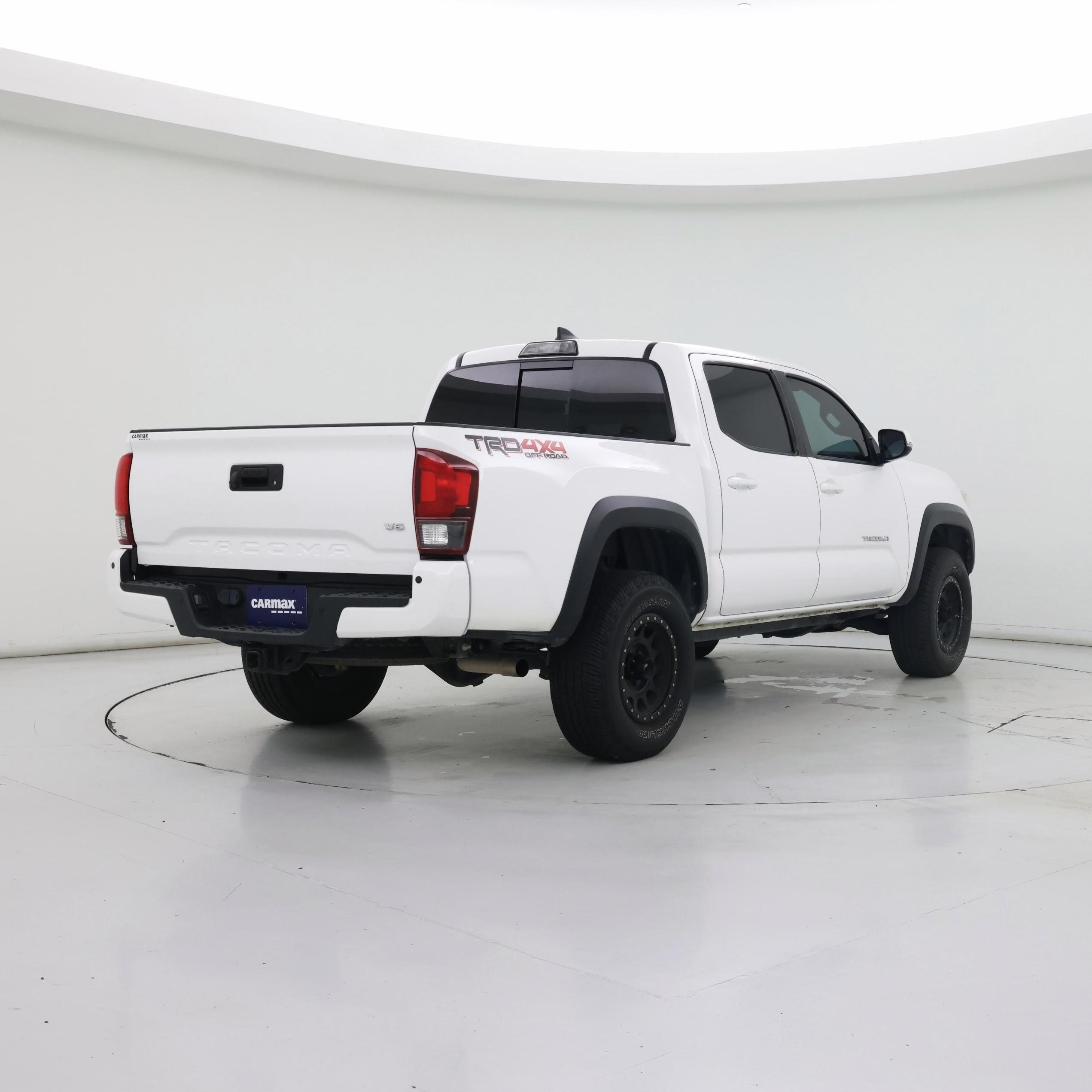 Thumbnail: 2019 Toyota Tacoma - 8