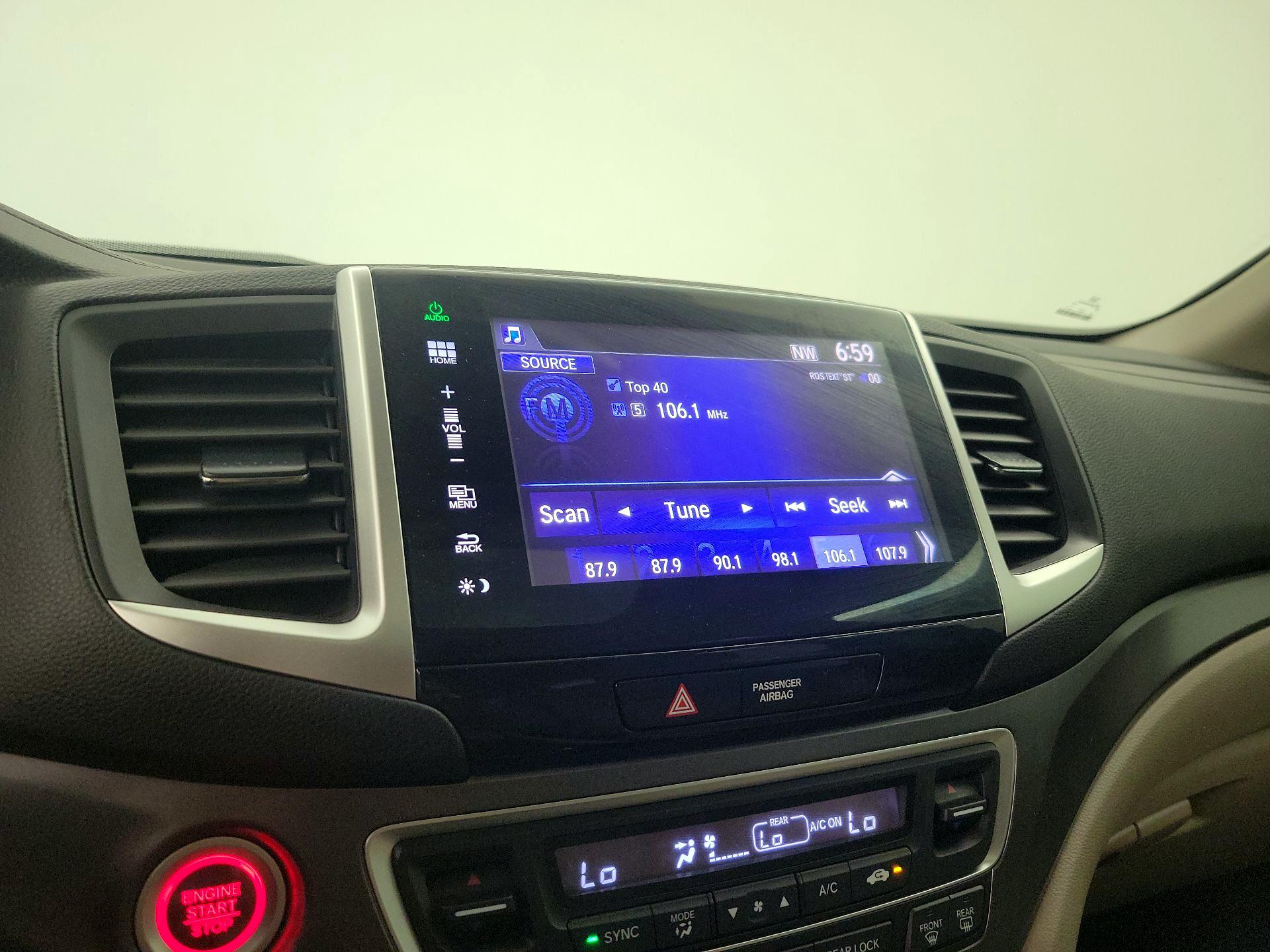 Thumbnail: 2016 Honda Pilot - 15