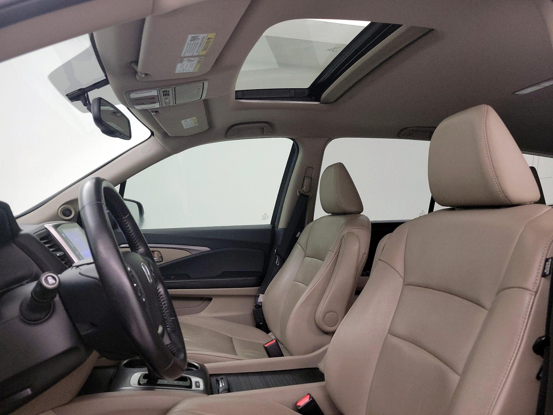 Thumbnail: 2016 Honda Pilot - 18