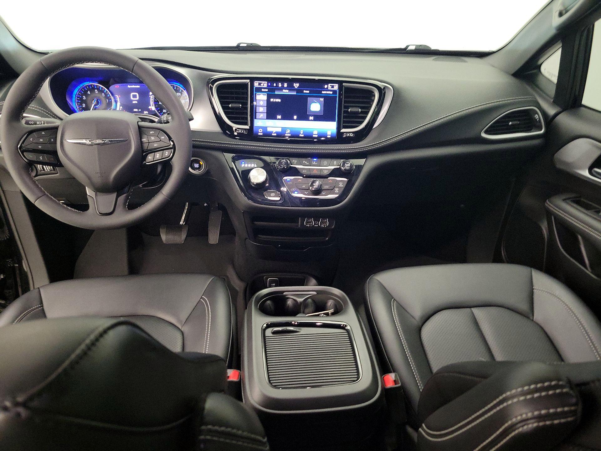 Thumbnail: 2024 Chrysler Pacifica - 9