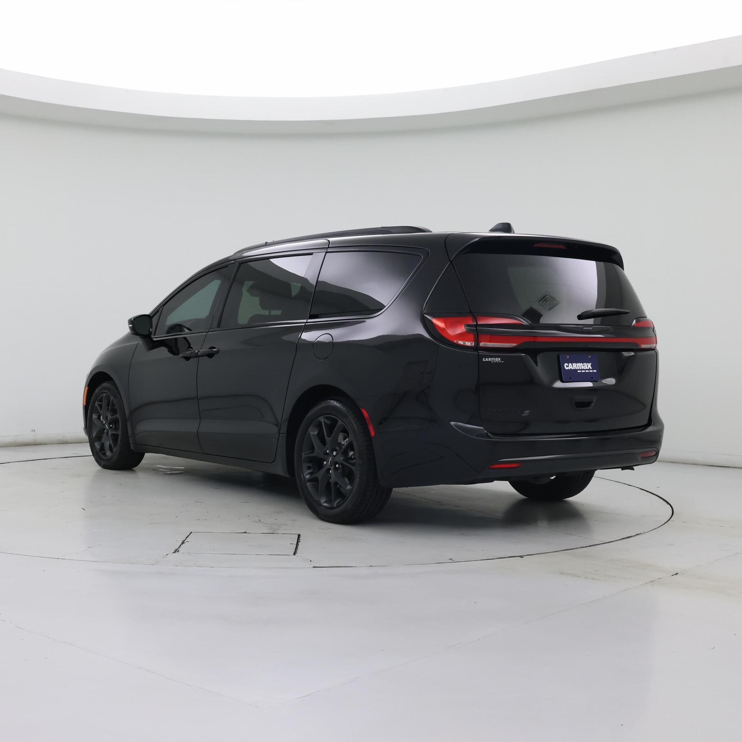 Thumbnail: 2024 Chrysler Pacifica - 2