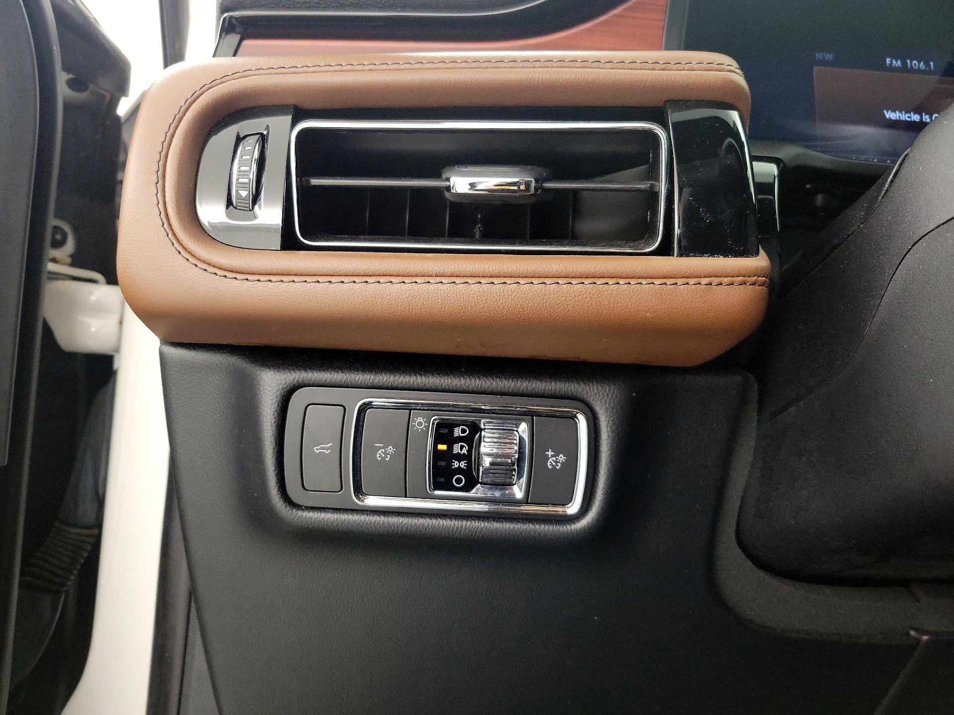 Thumbnail: 2022 Lincoln Aviator - 13