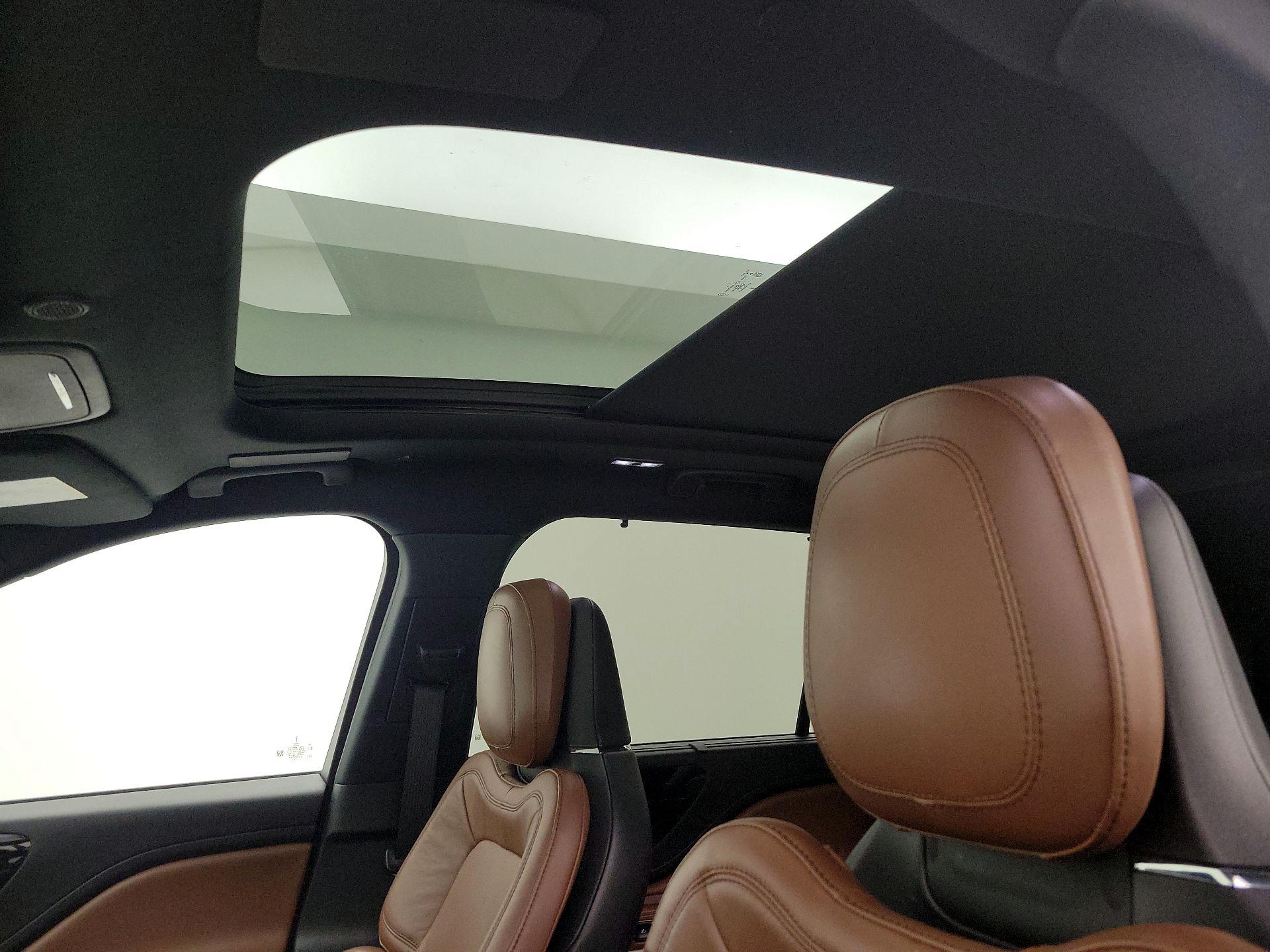 Thumbnail: 2022 Lincoln Aviator - 18