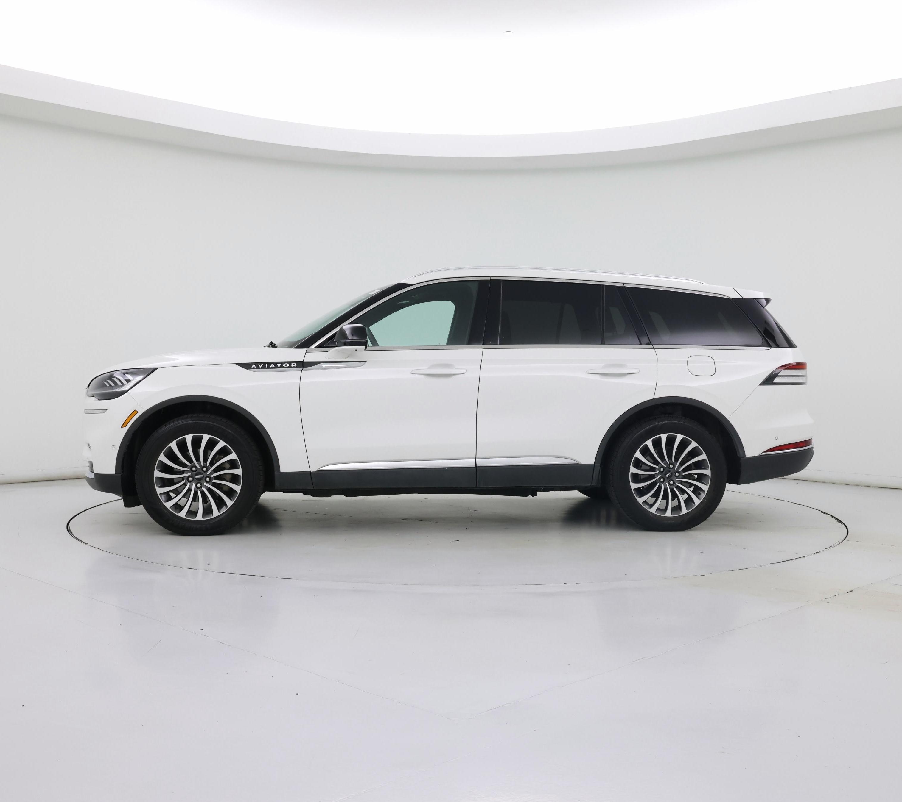 Thumbnail: 2022 Lincoln Aviator - 3