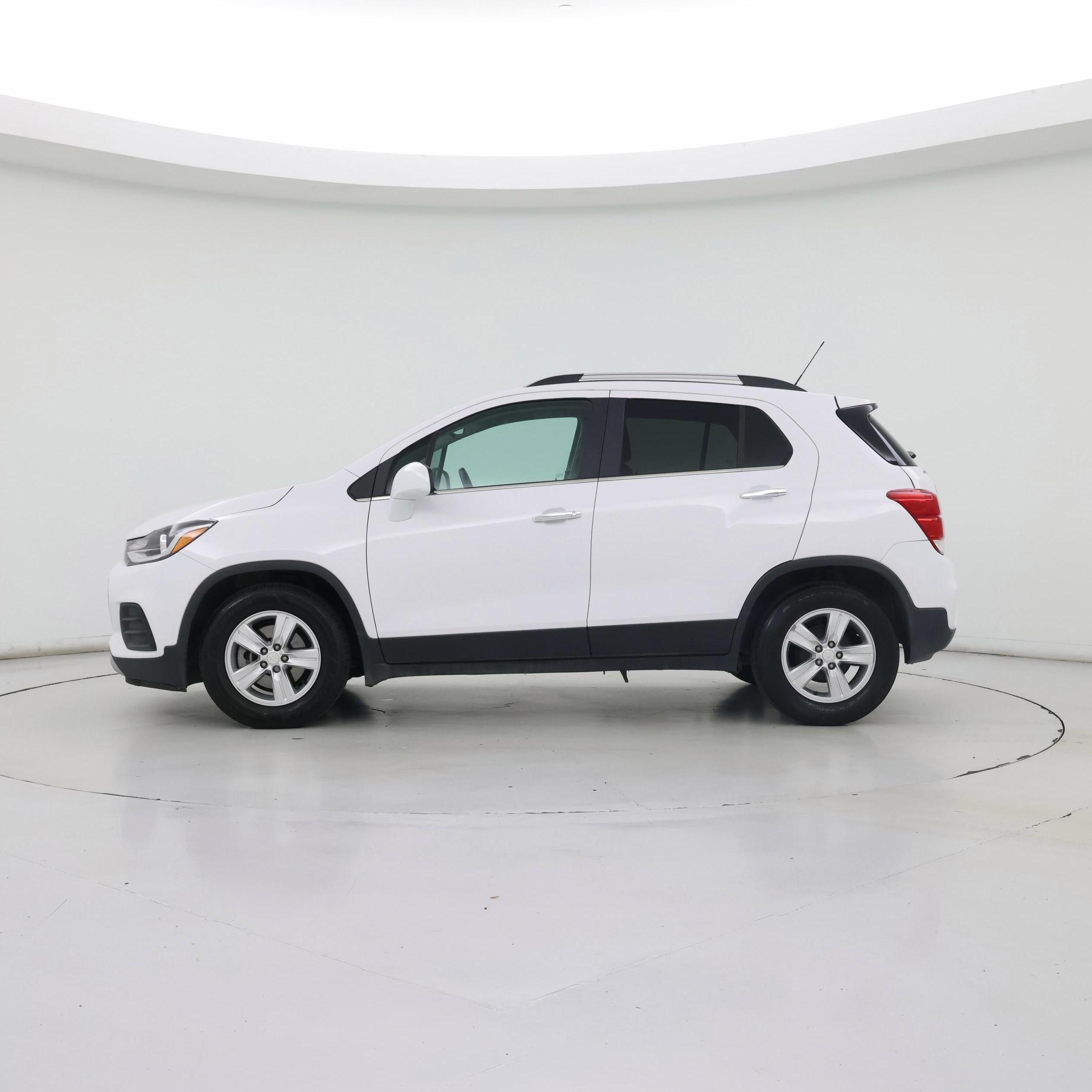Thumbnail: 2020 Chevrolet Trax - 3