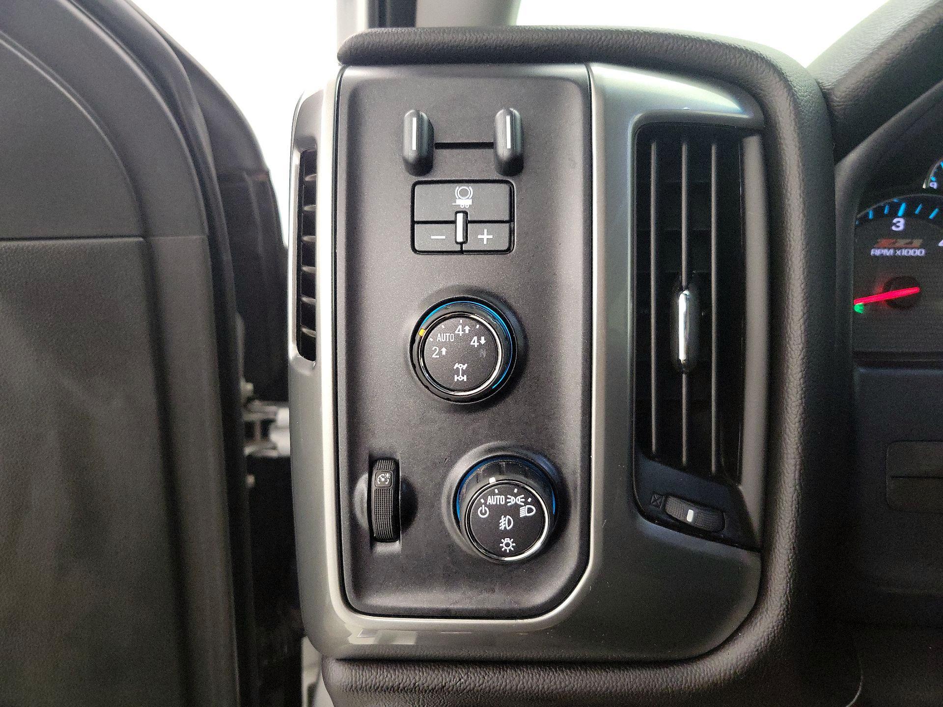 Thumbnail: 2016 Chevrolet Silverado 1500 - 13