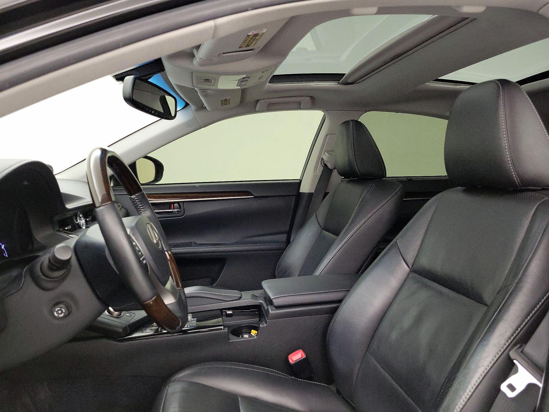 Thumbnail: 2015 Lexus ES - 19