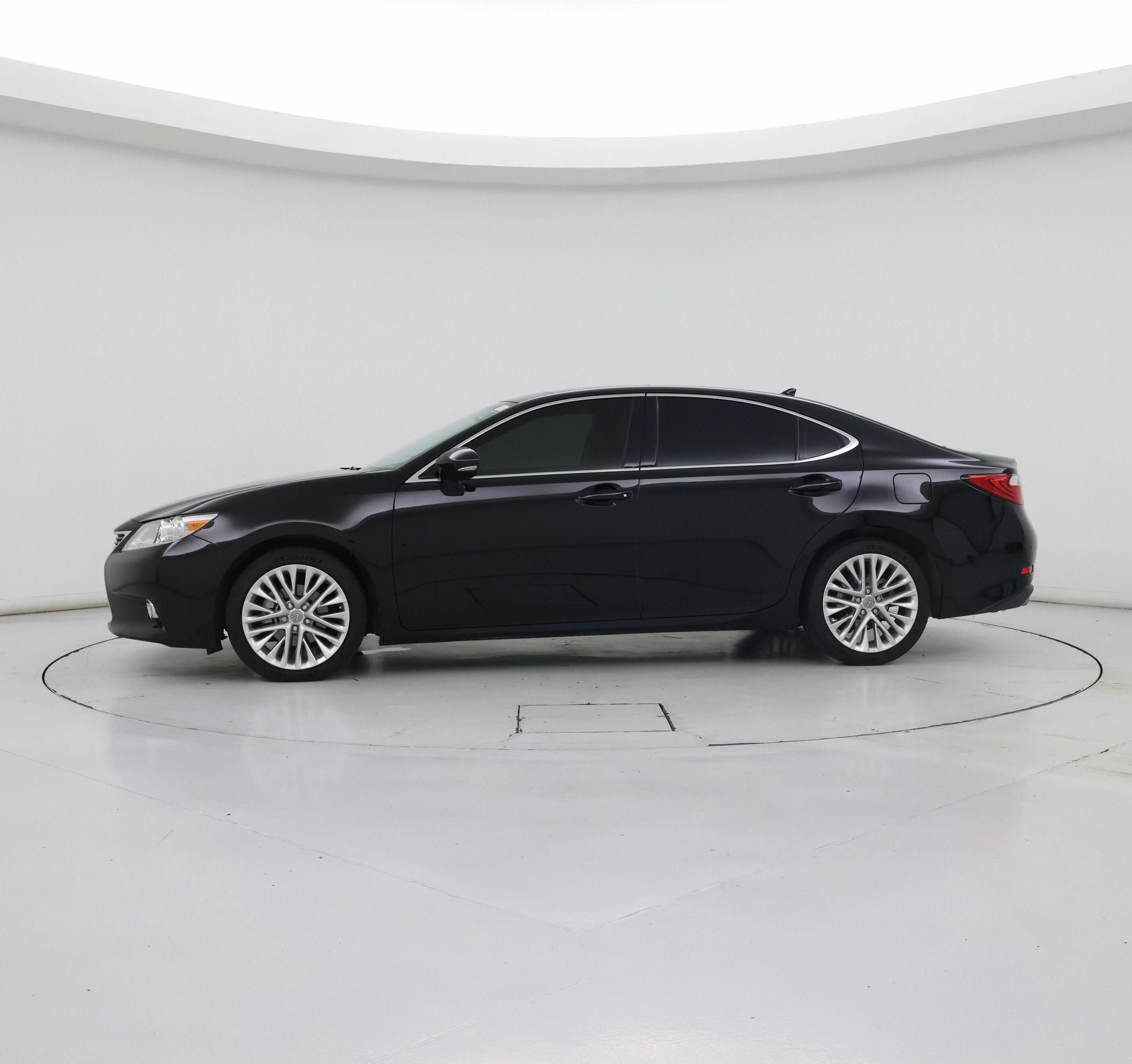 Thumbnail: 2015 Lexus ES - 3