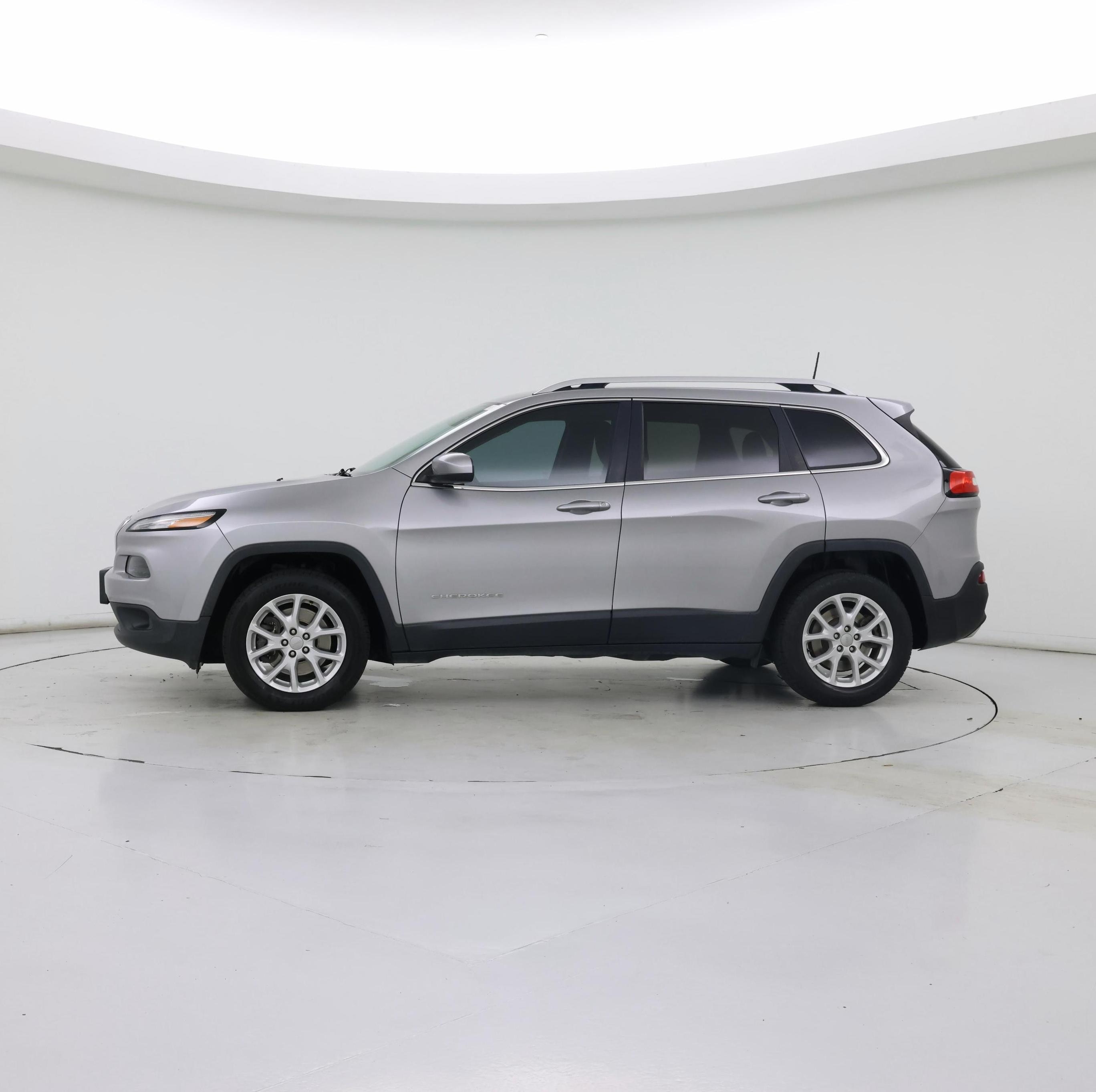 Thumbnail: 2016 Jeep Cherokee - 3