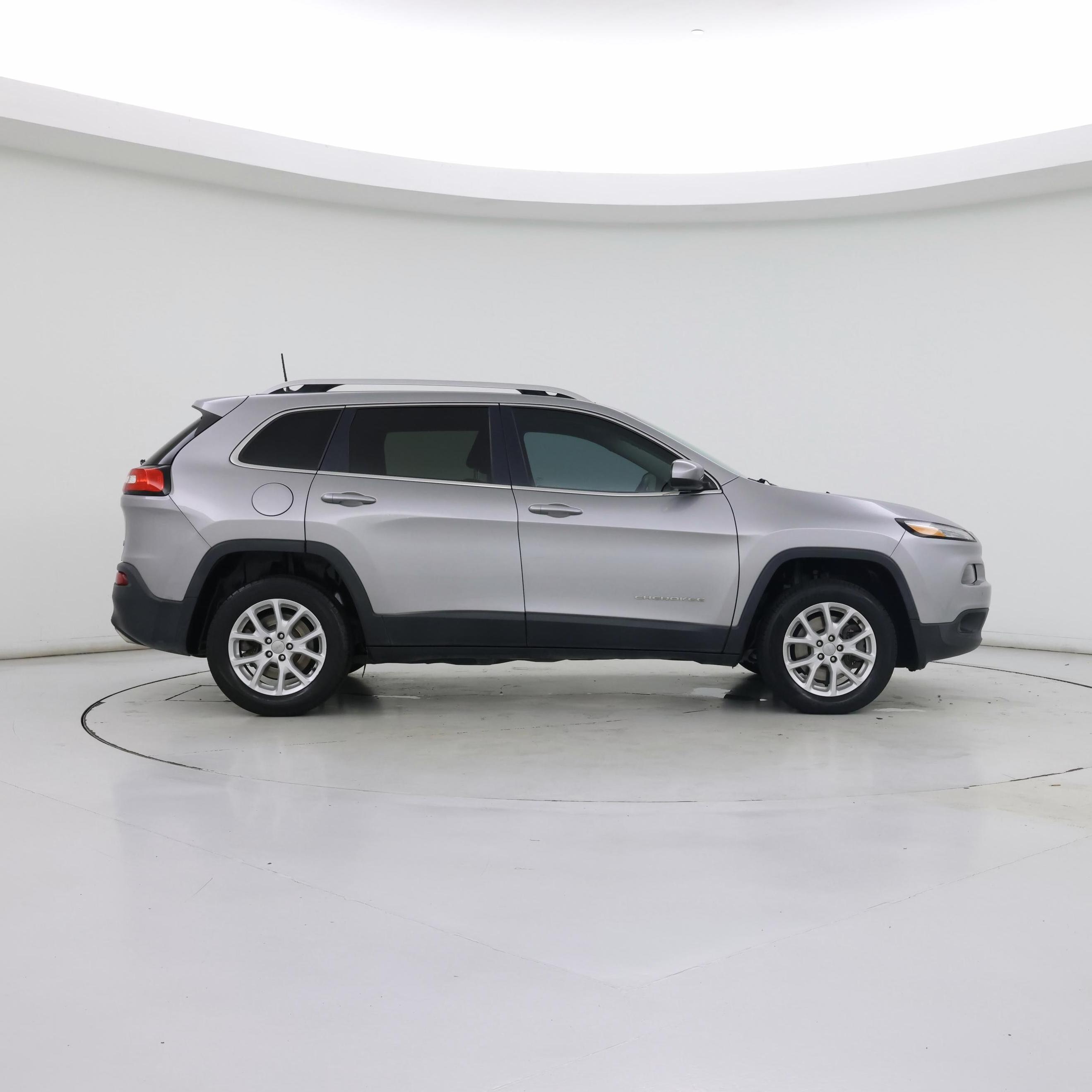 Thumbnail: 2016 Jeep Cherokee - 7