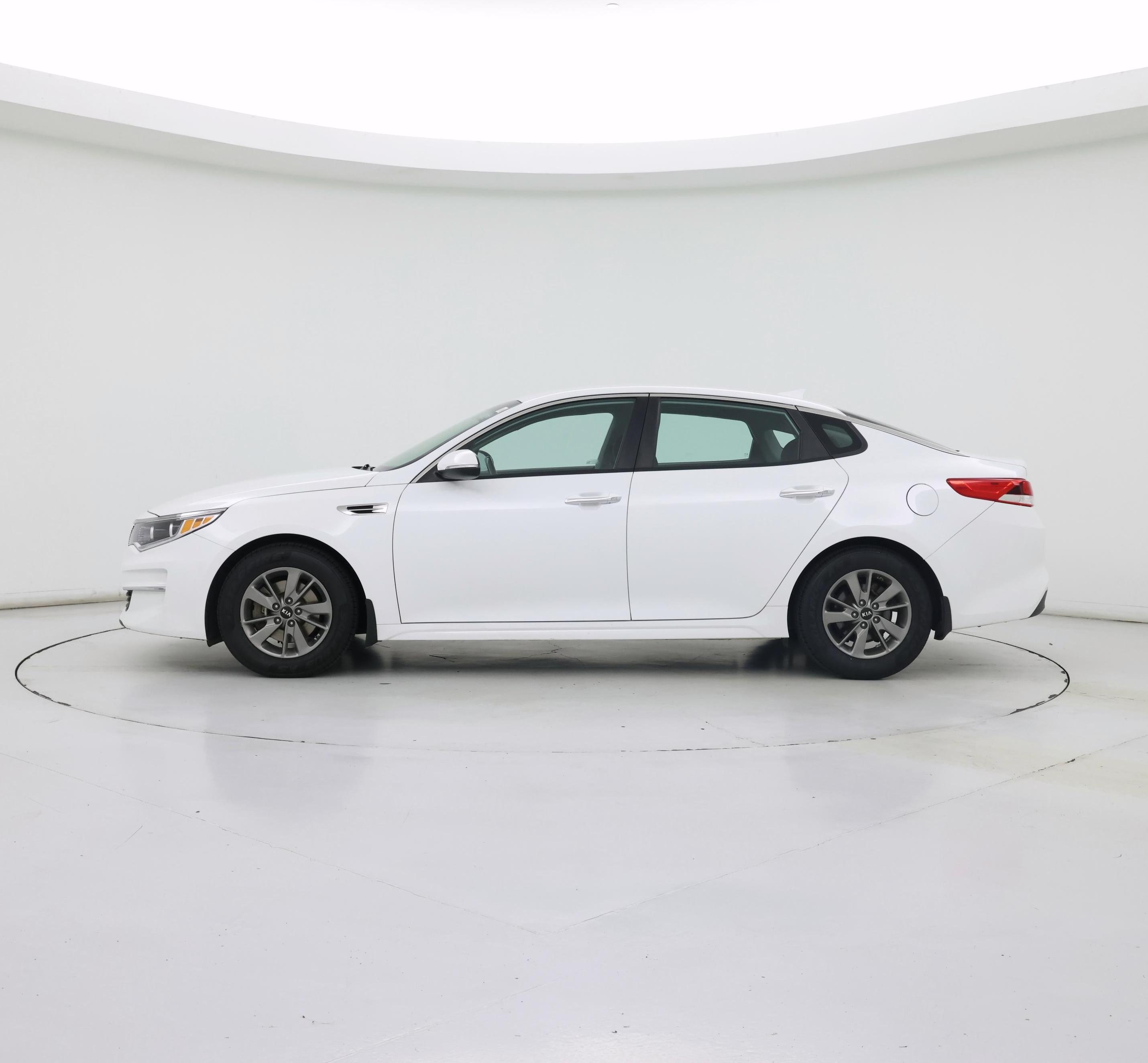 Thumbnail: 2018 Kia Optima - 3