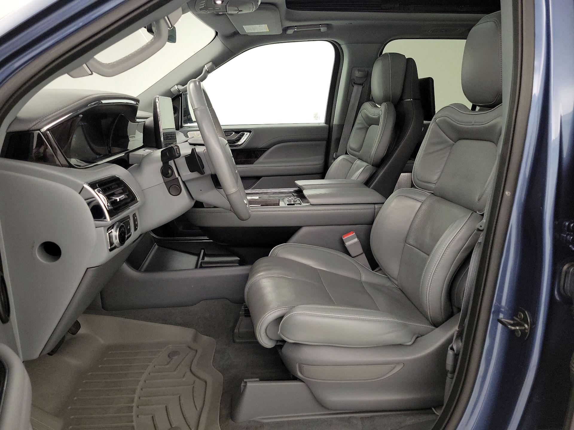 Thumbnail: 2018 Lincoln Navigator - 11