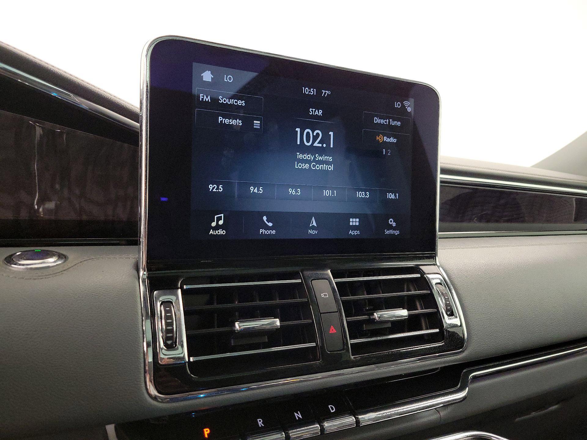 Thumbnail: 2018 Lincoln Navigator - 16