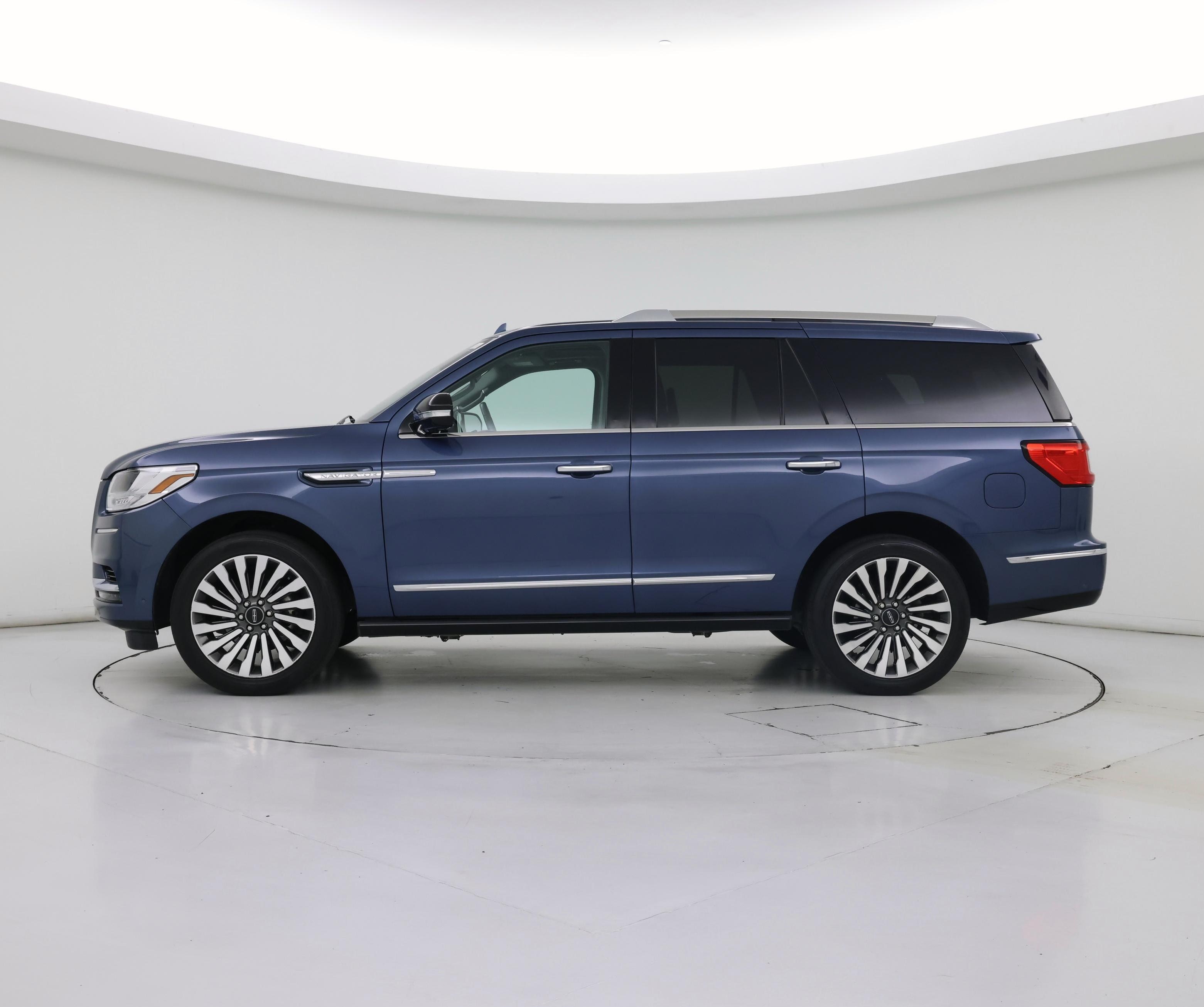 Thumbnail: 2018 Lincoln Navigator - 3