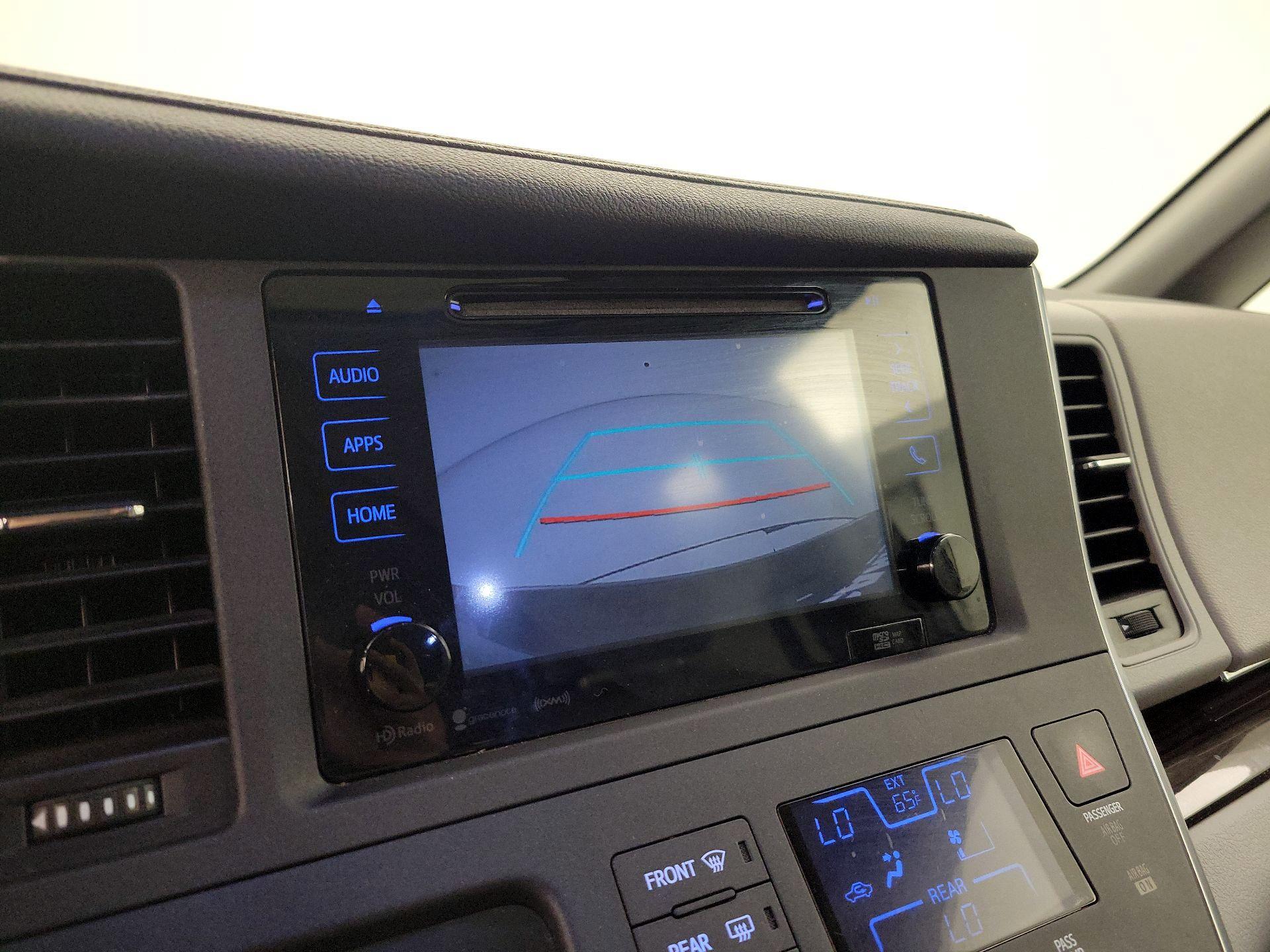 Thumbnail: 2016 Toyota Sienna - 14