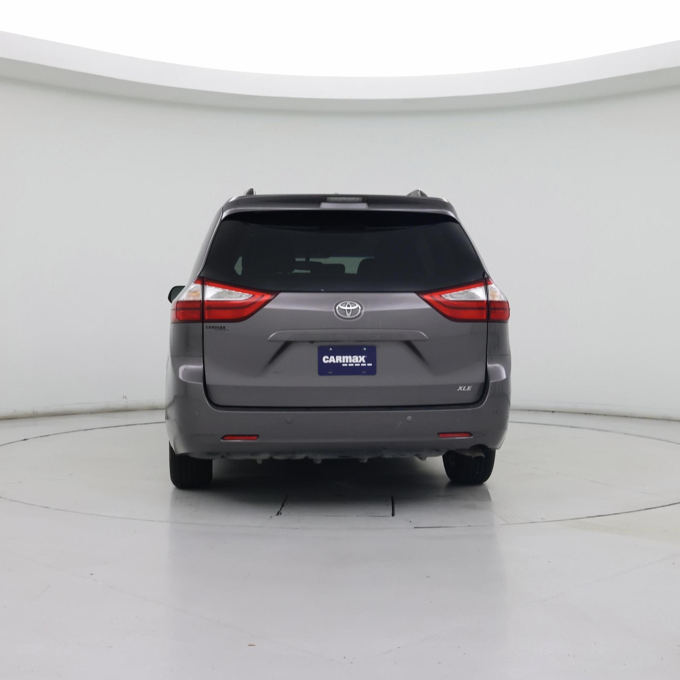 Thumbnail: 2016 Toyota Sienna - 6