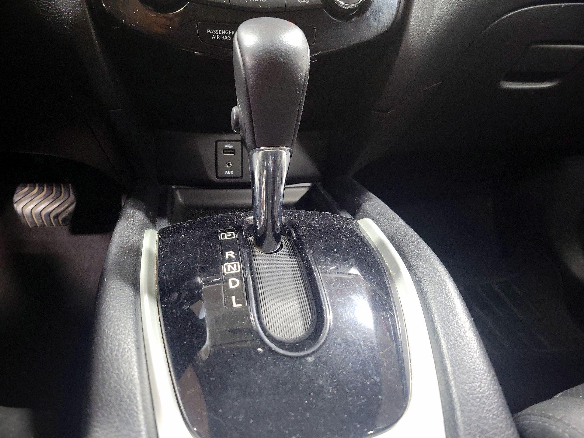 Thumbnail: 2014 Nissan Rogue - 17