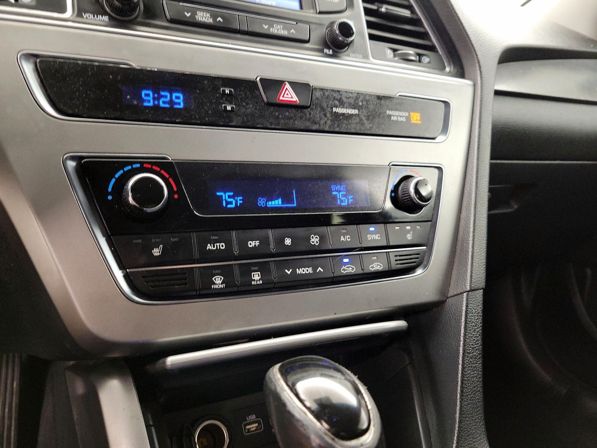 Thumbnail: 2015 Hyundai Sonata - 16