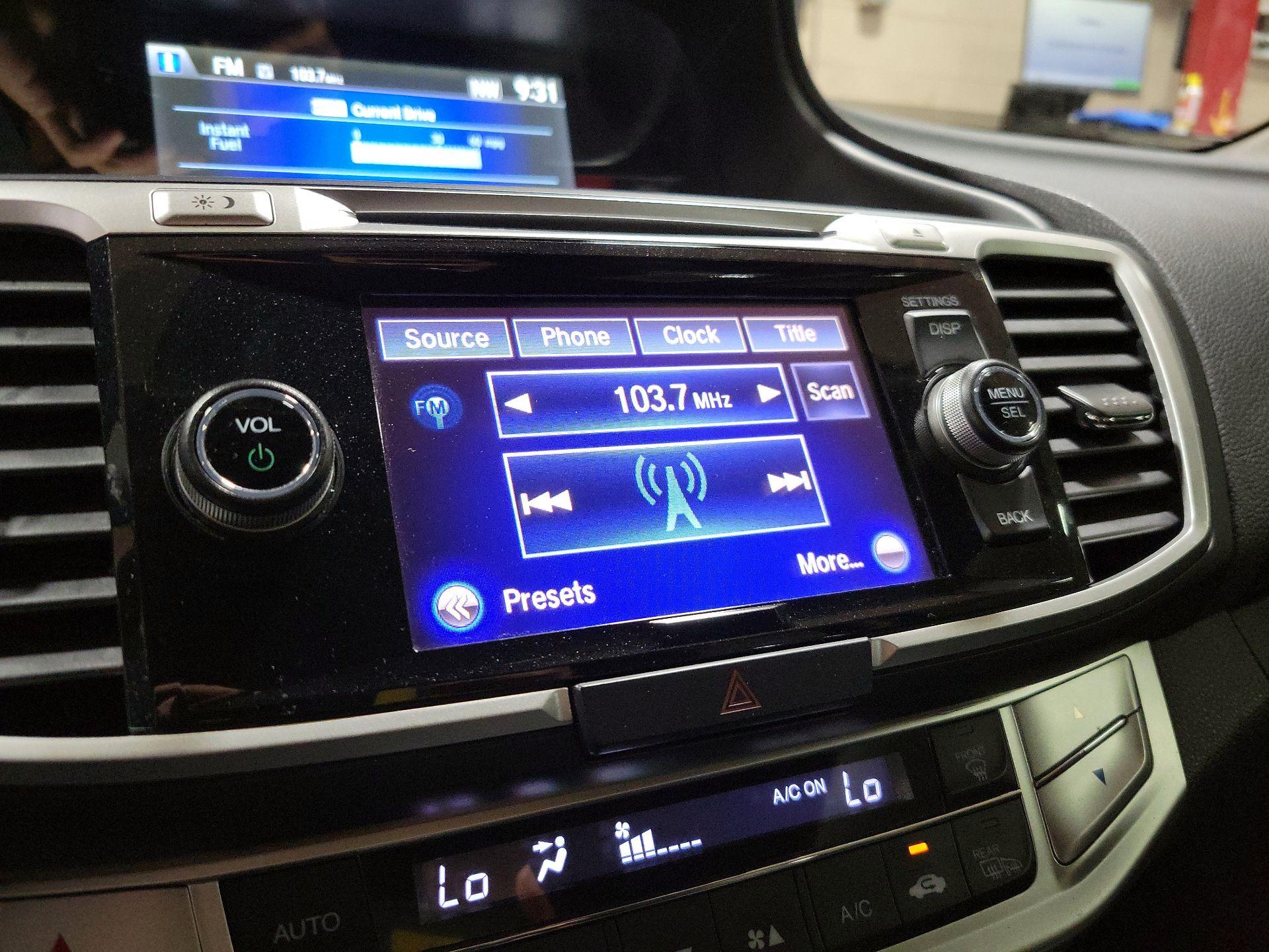 Thumbnail: 2015 Honda Accord - 15