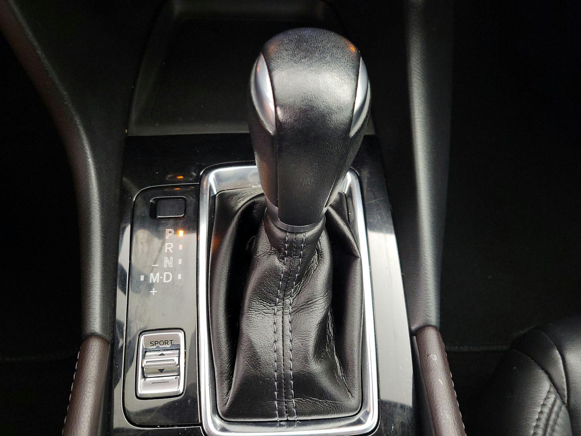 Thumbnail: 2018 Mazda Mazda3 - 17