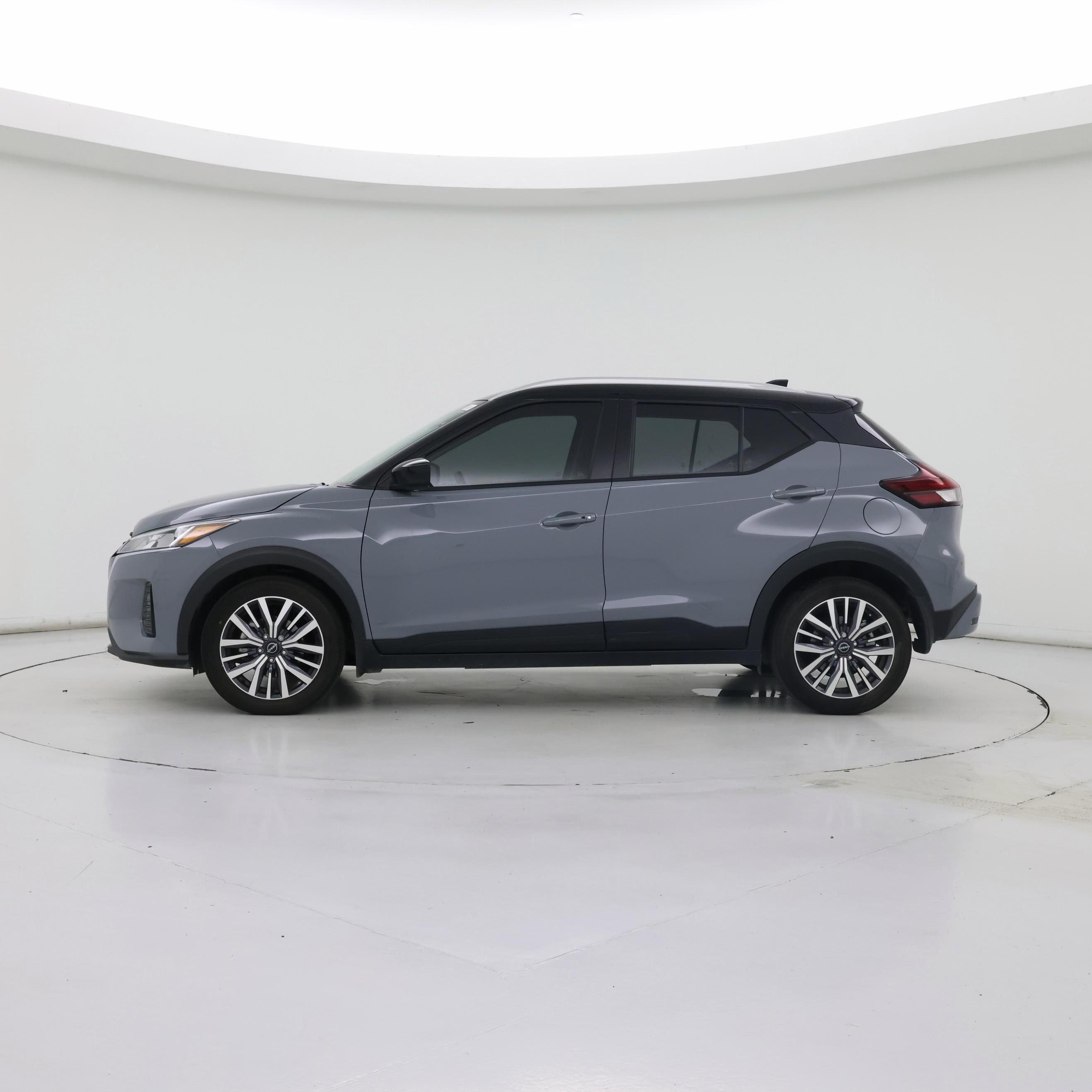 Thumbnail: 2023 Nissan Kicks - 3