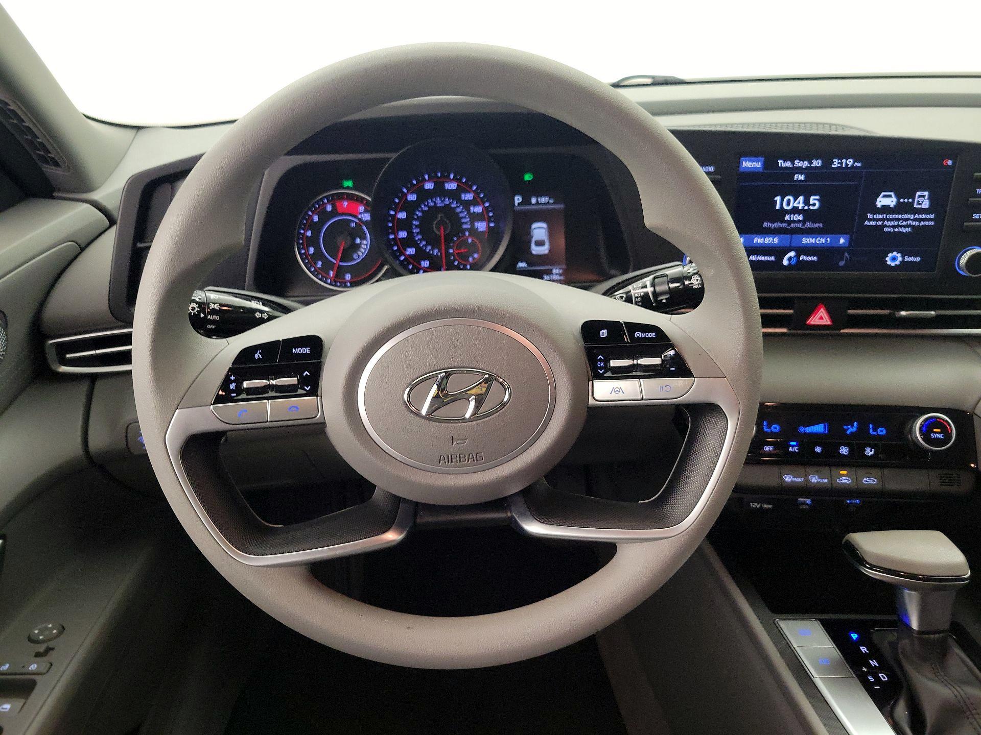 Thumbnail: 2022 Hyundai Elantra - 10