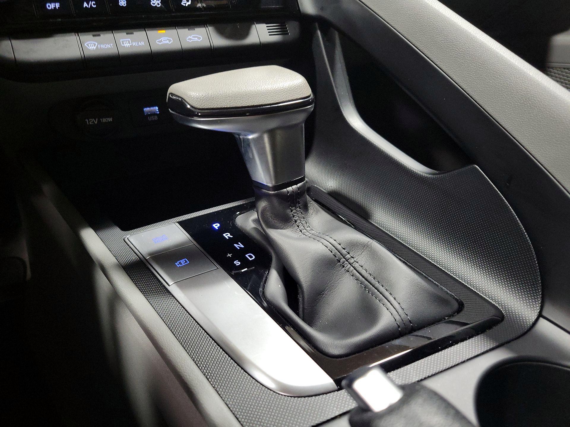 Thumbnail: 2022 Hyundai Elantra - 17