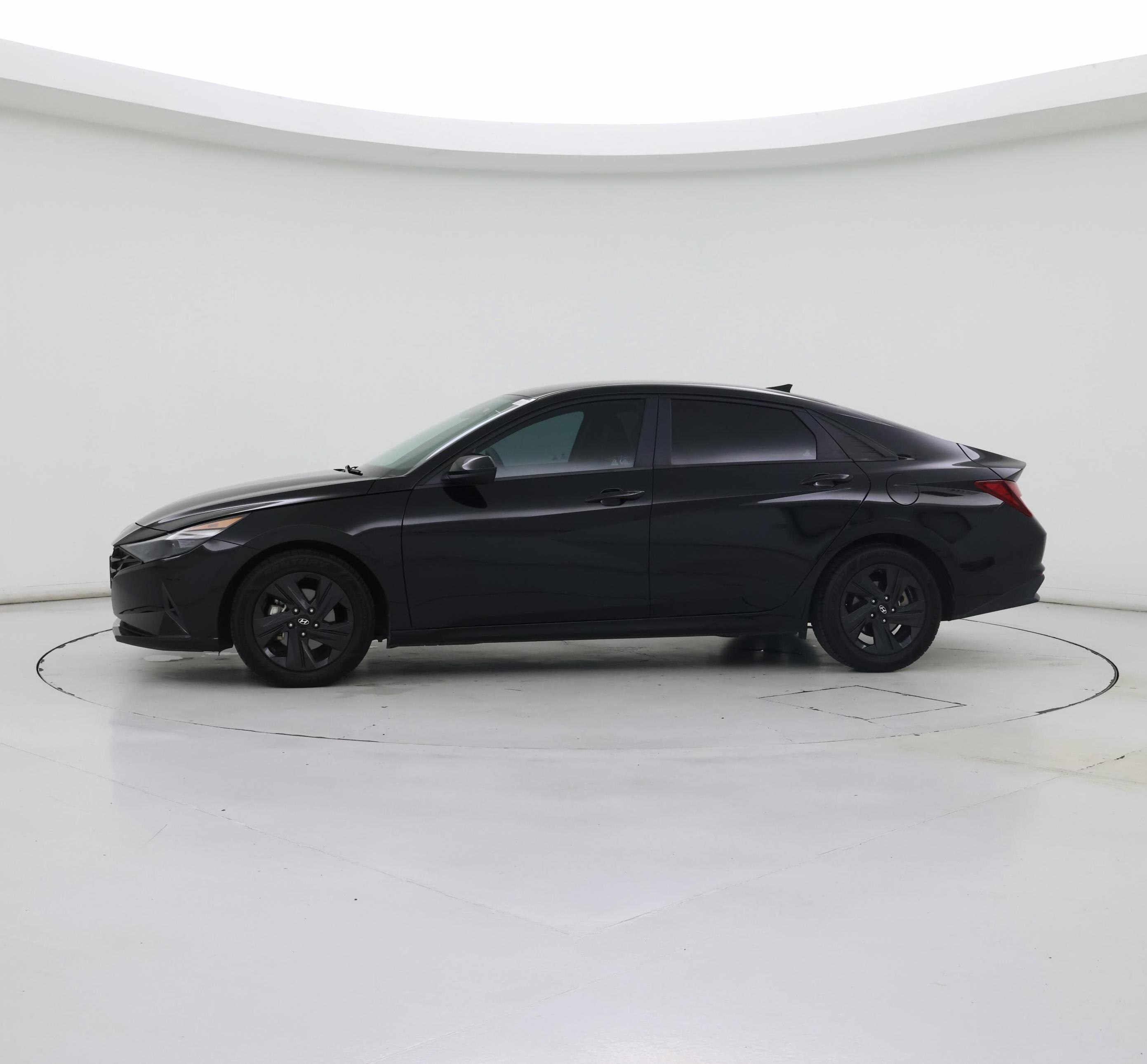 Thumbnail: 2022 Hyundai Elantra - 3