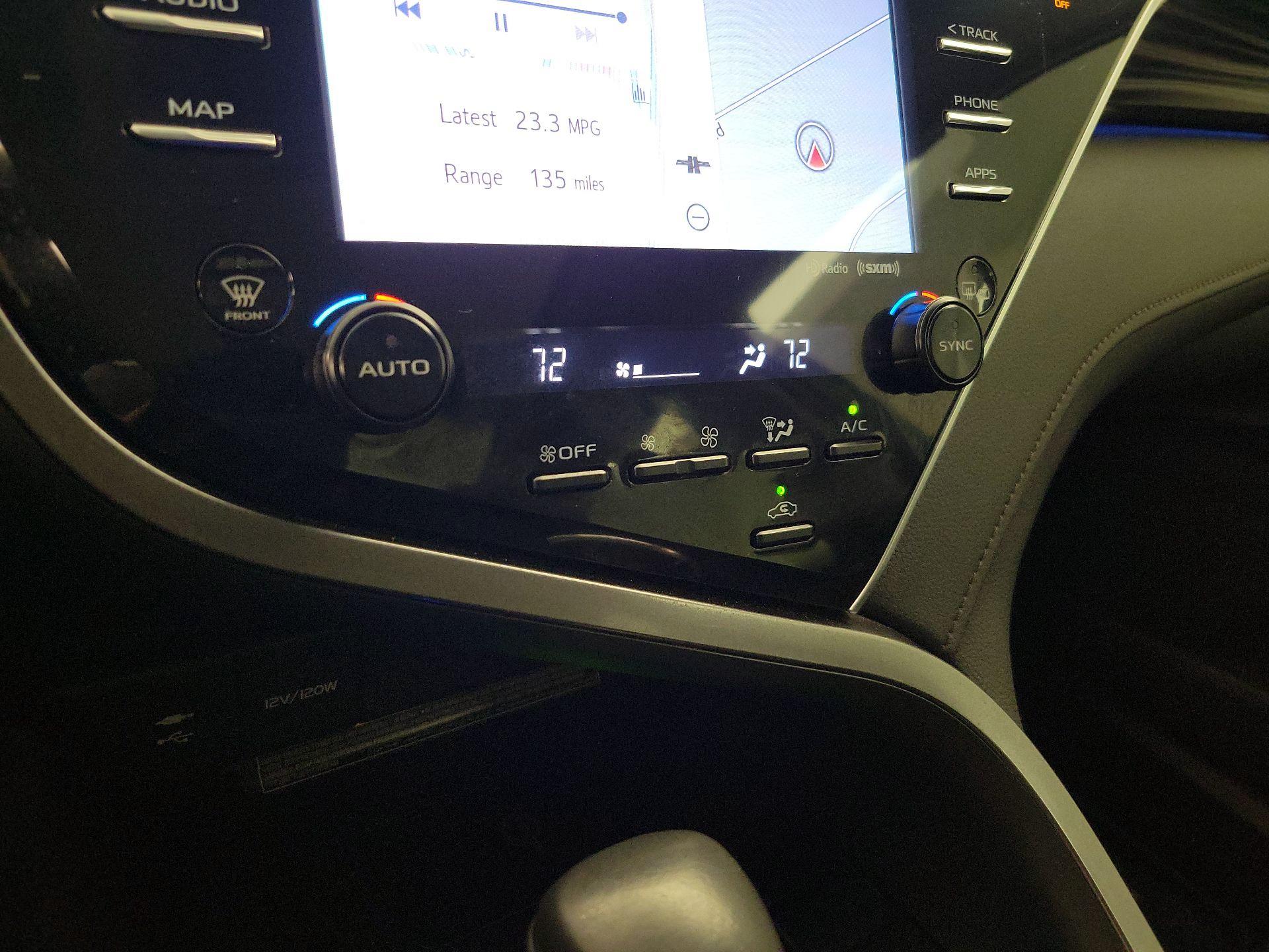 Thumbnail: 2018 Toyota Camry - 17