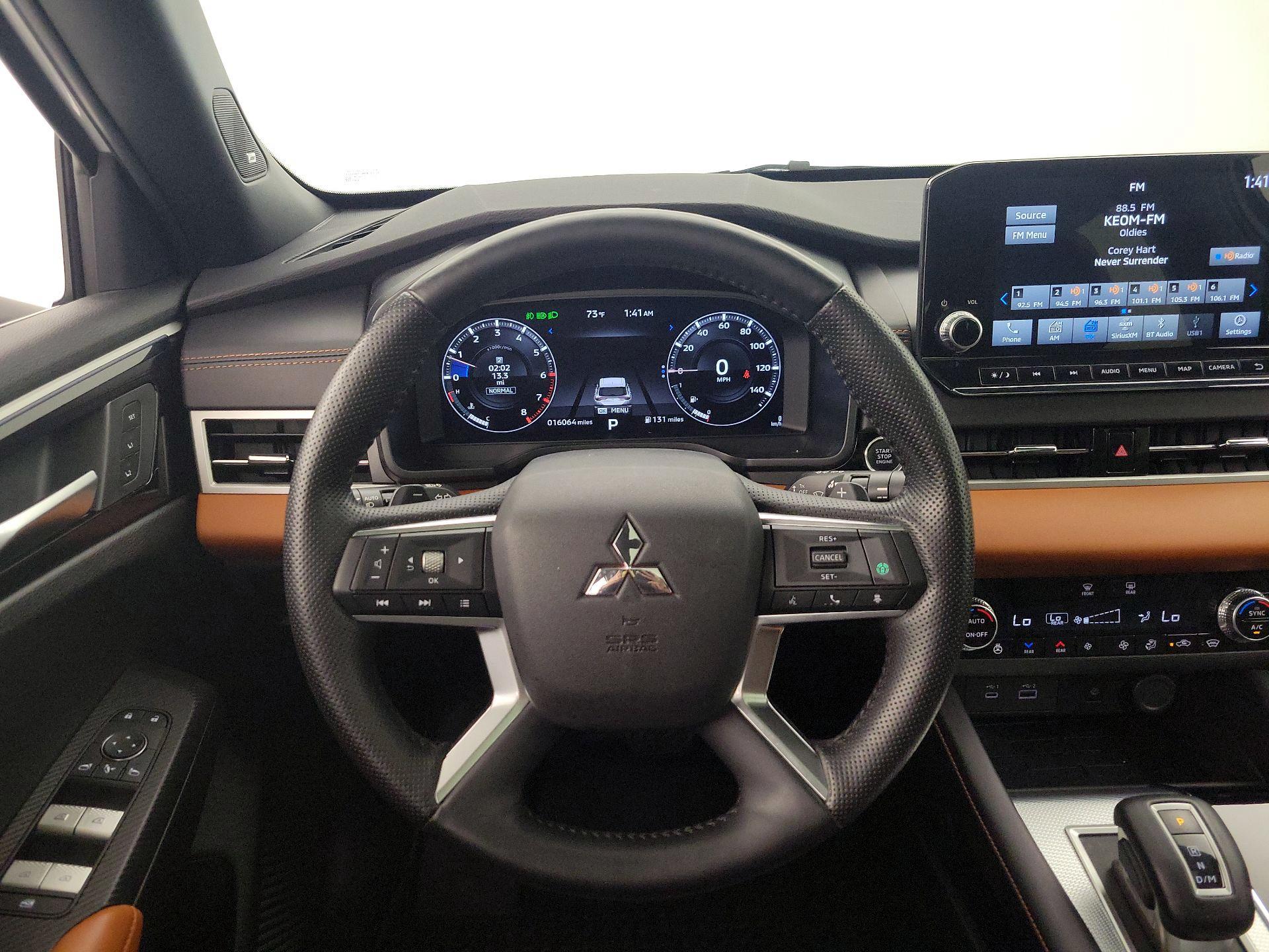 Thumbnail: 2024 Mitsubishi Outlander - 10