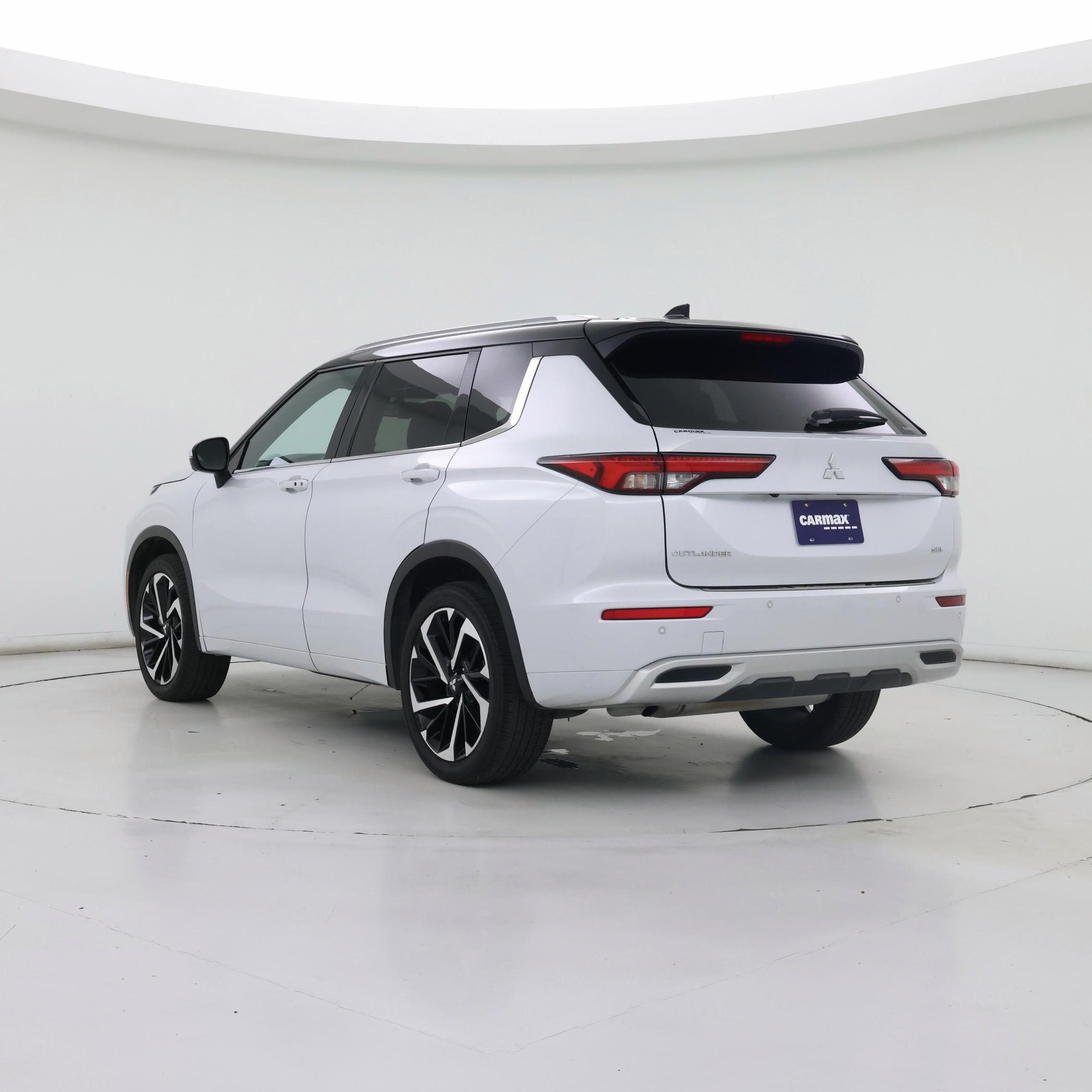 Thumbnail: 2024 Mitsubishi Outlander - 2