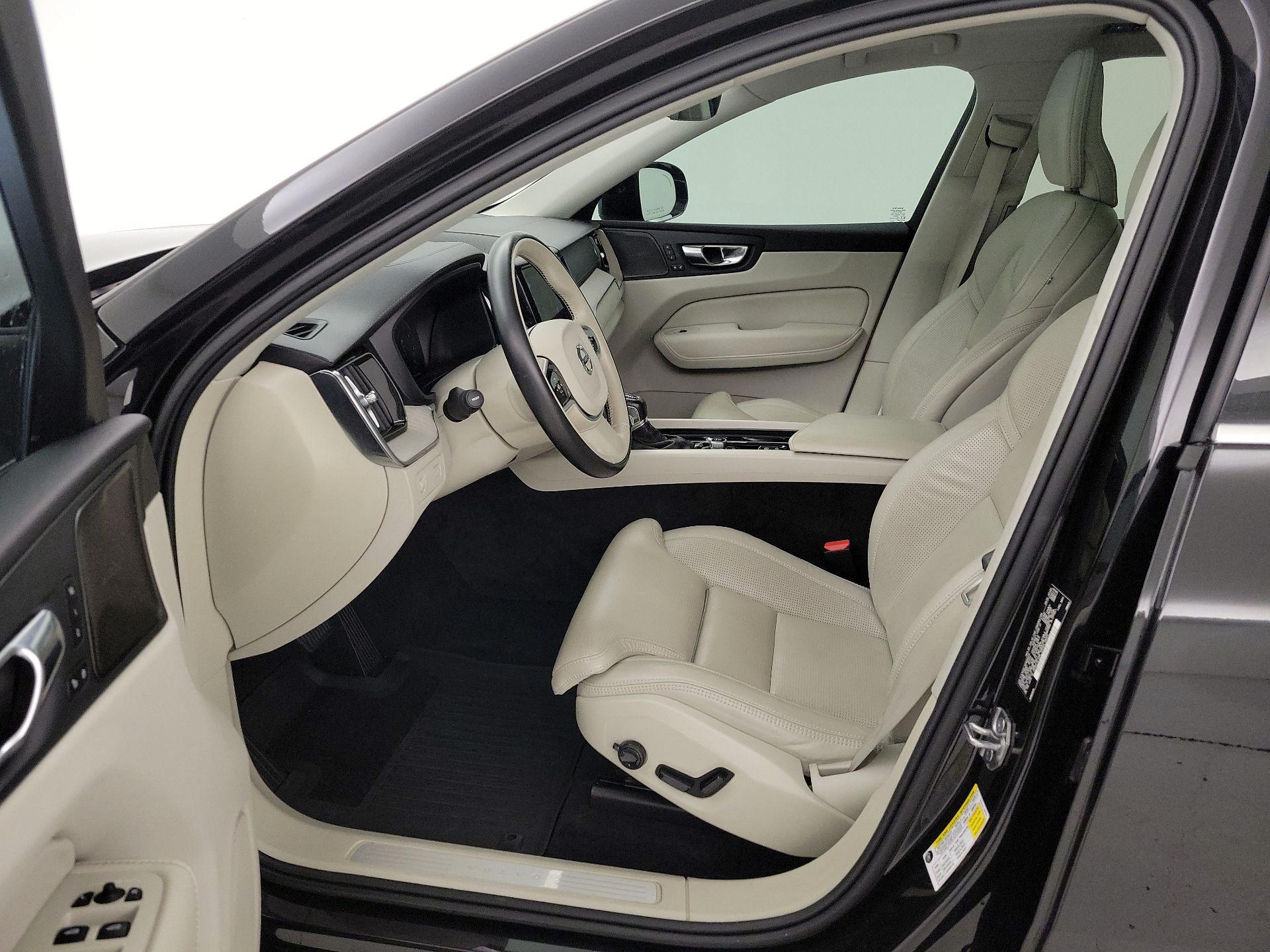 Thumbnail: 2021 Volvo XC60 - 11