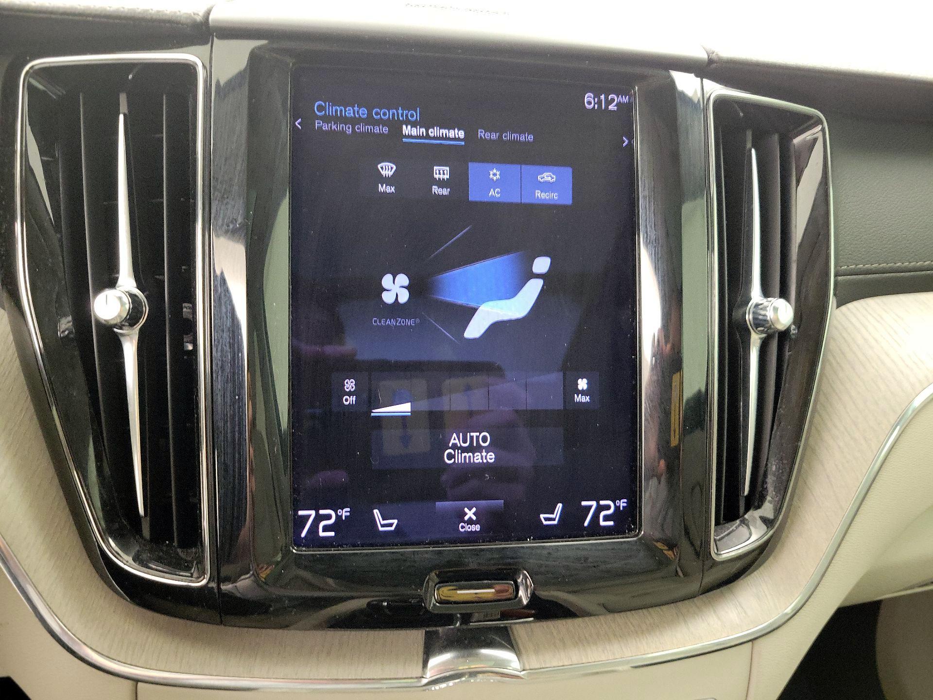 Thumbnail: 2021 Volvo XC60 - 17