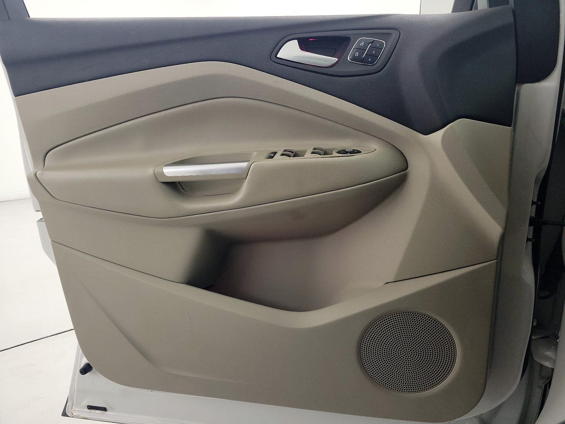 Thumbnail: 2016 Ford Escape - 12