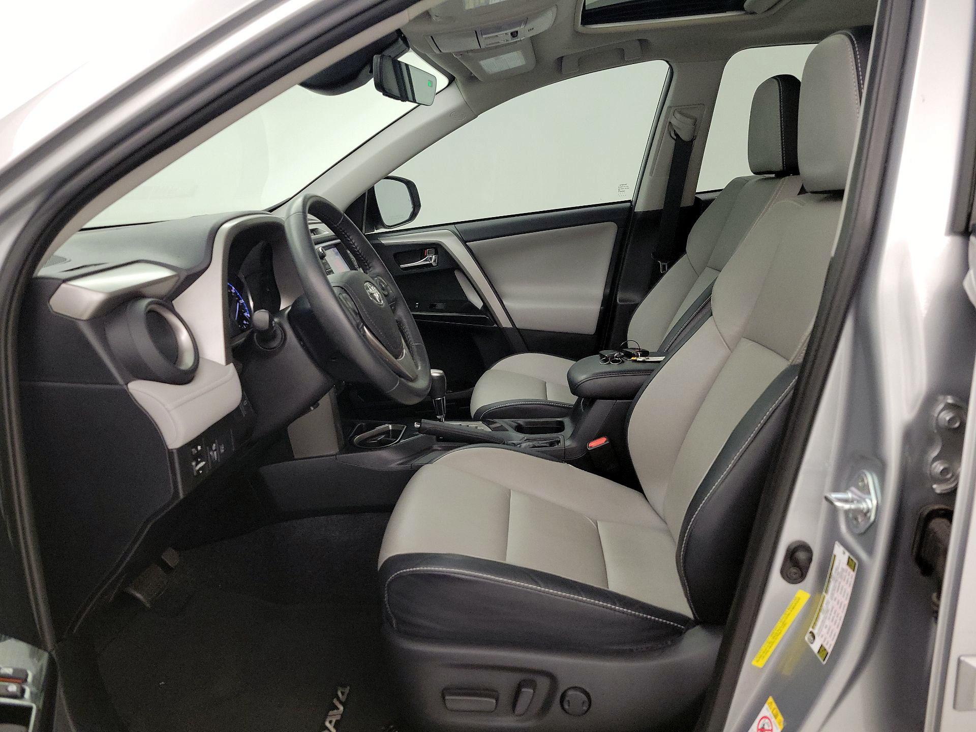 Thumbnail: 2017 Toyota RAV4 - 11