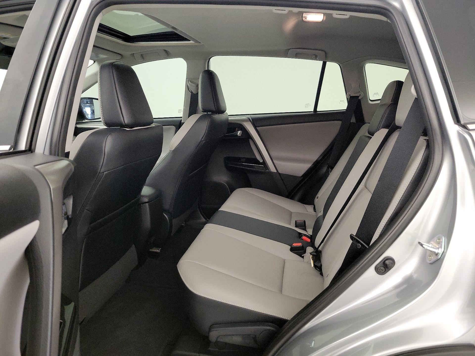 Thumbnail: 2017 Toyota RAV4 - 19