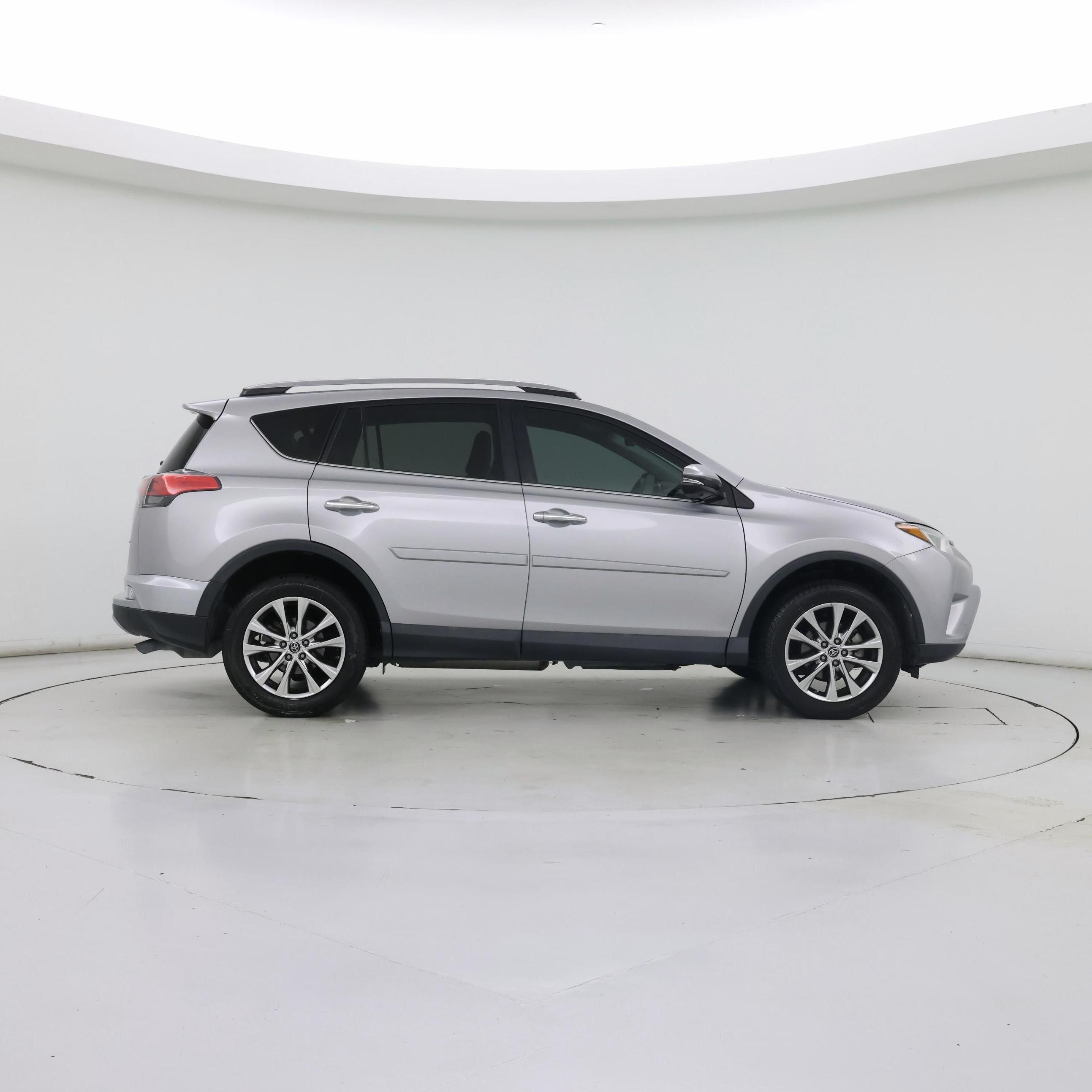 Thumbnail: 2017 Toyota RAV4 - 7