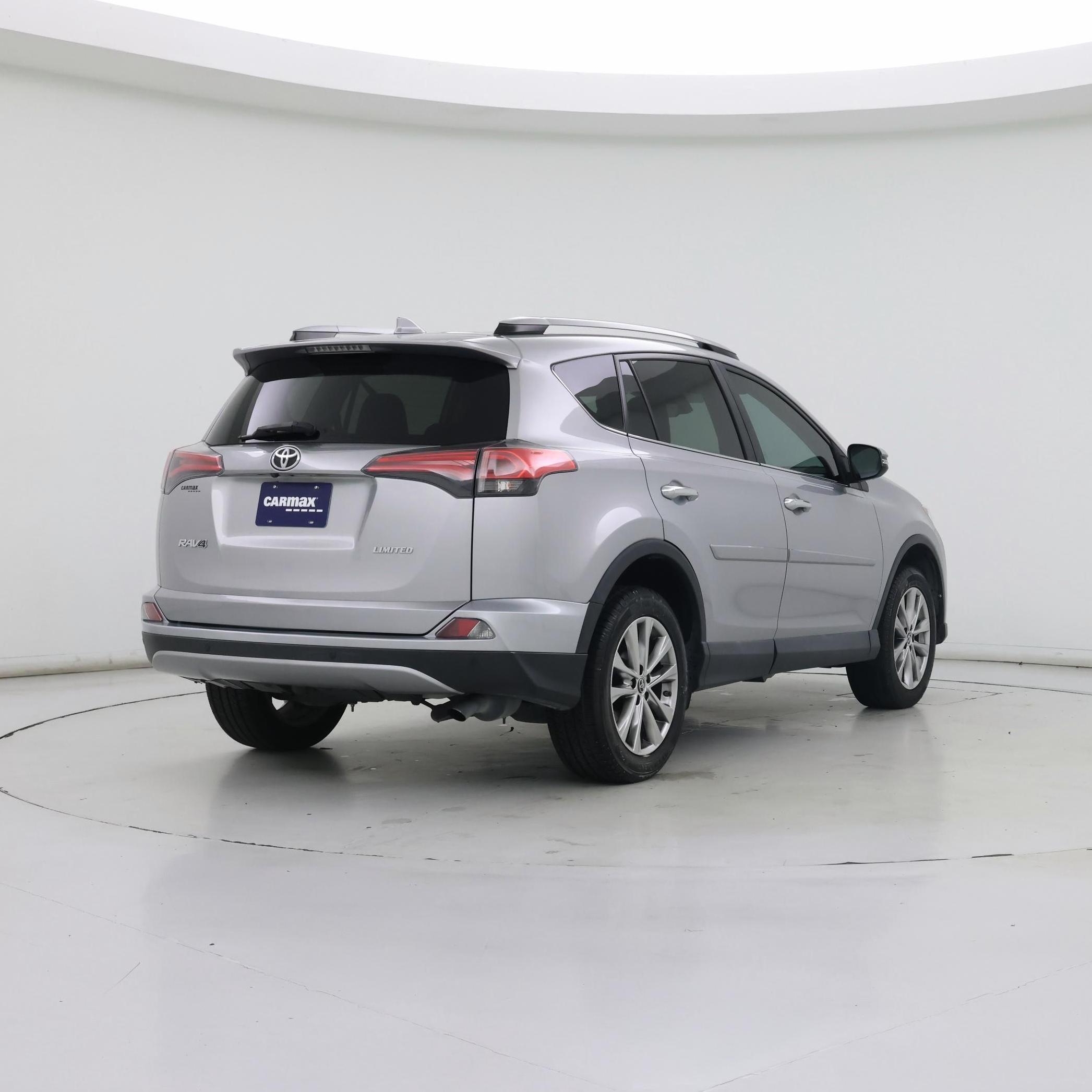 Thumbnail: 2017 Toyota RAV4 - 8