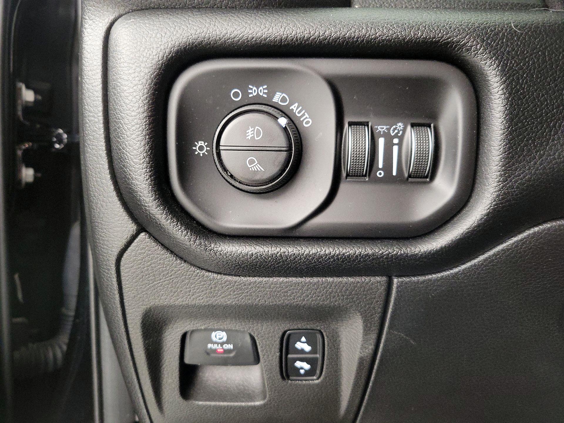 Thumbnail: 2019 RAM 1500 - 13