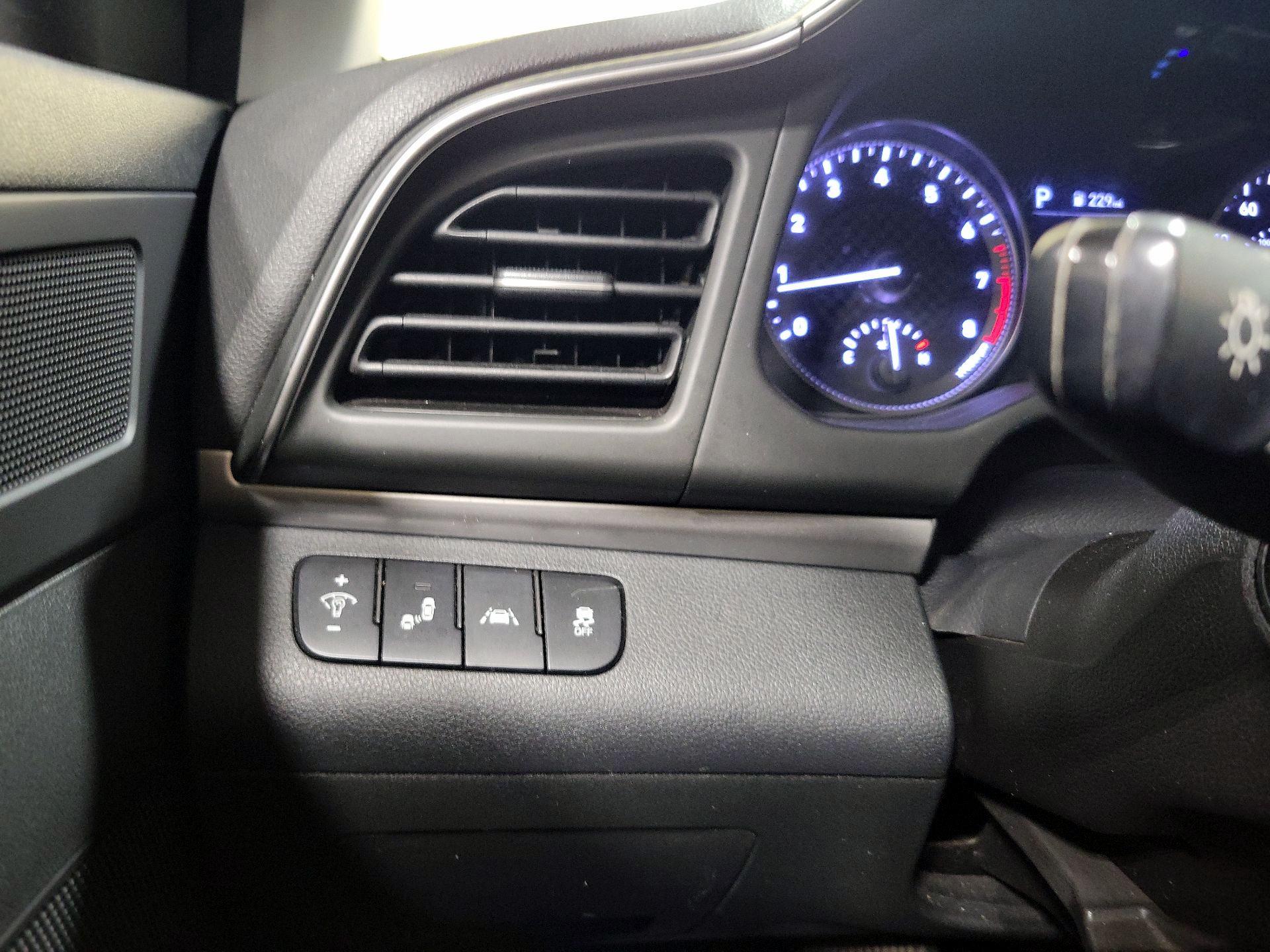 Thumbnail: 2019 Hyundai Elantra - 13