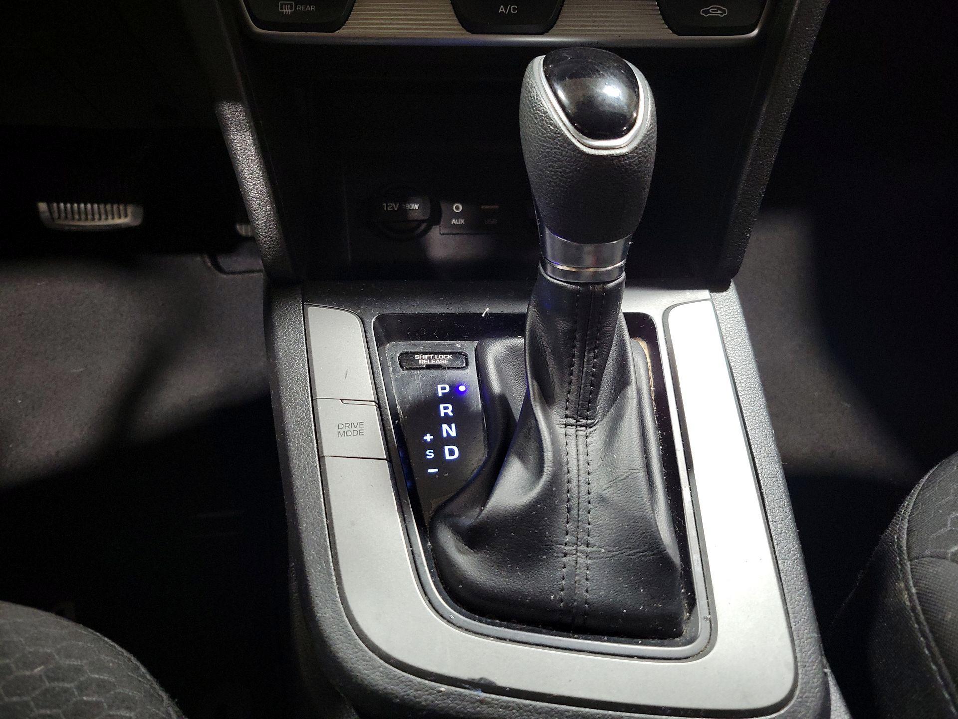 Thumbnail: 2019 Hyundai Elantra - 17