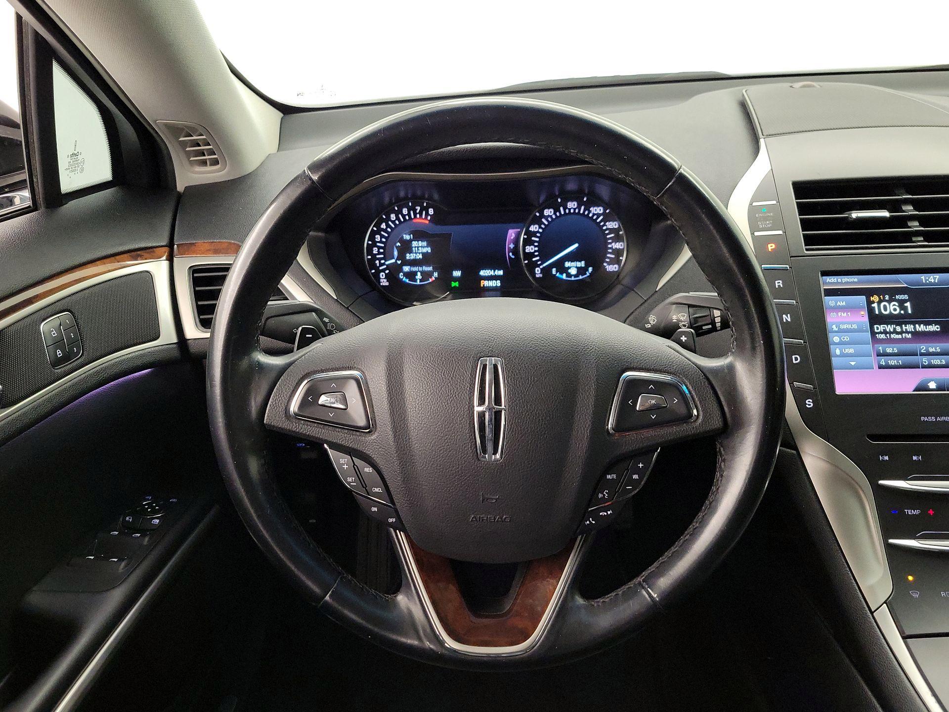 Thumbnail: 2016 Lincoln MKZ - 10