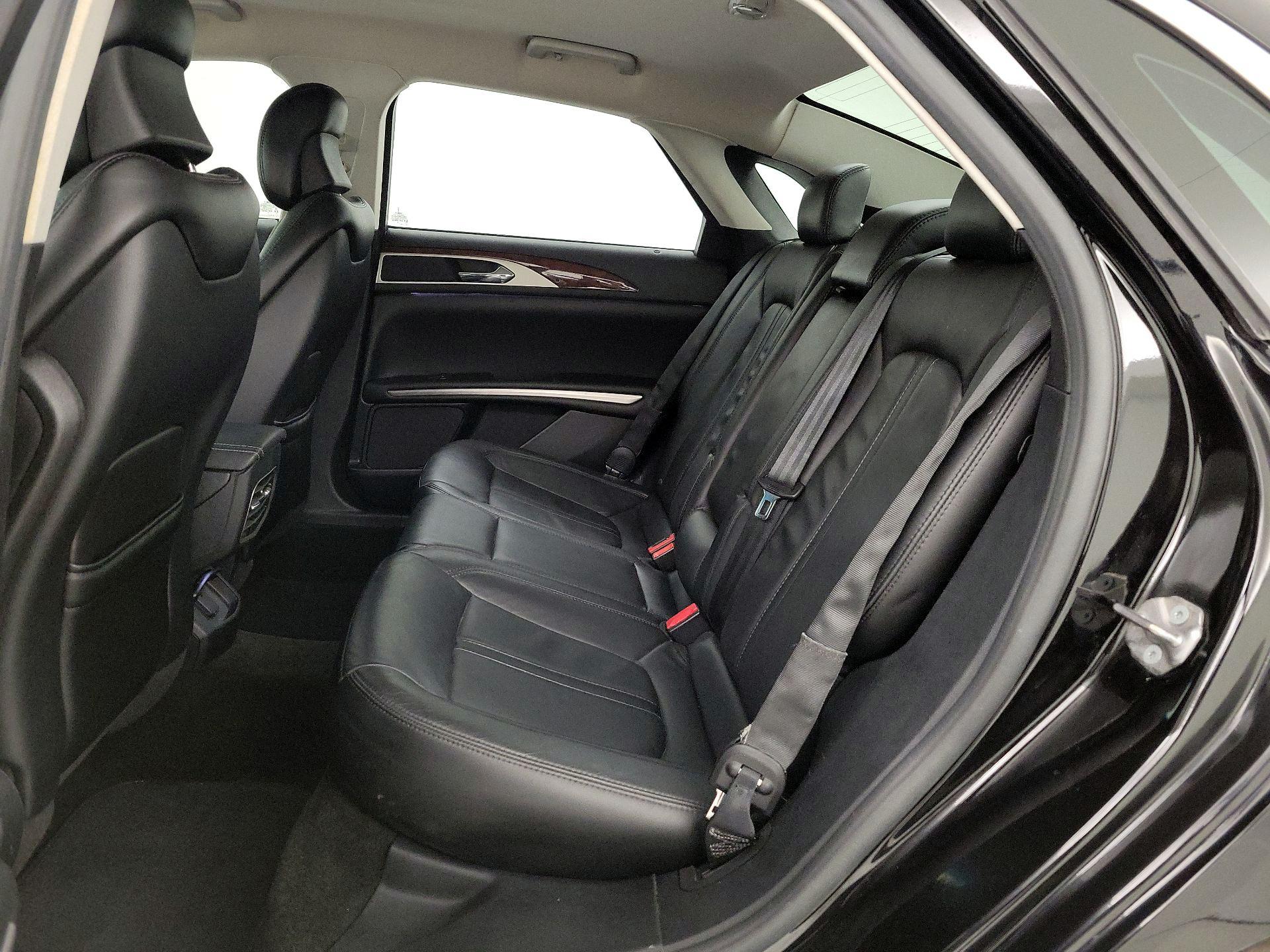 Thumbnail: 2016 Lincoln MKZ - 18