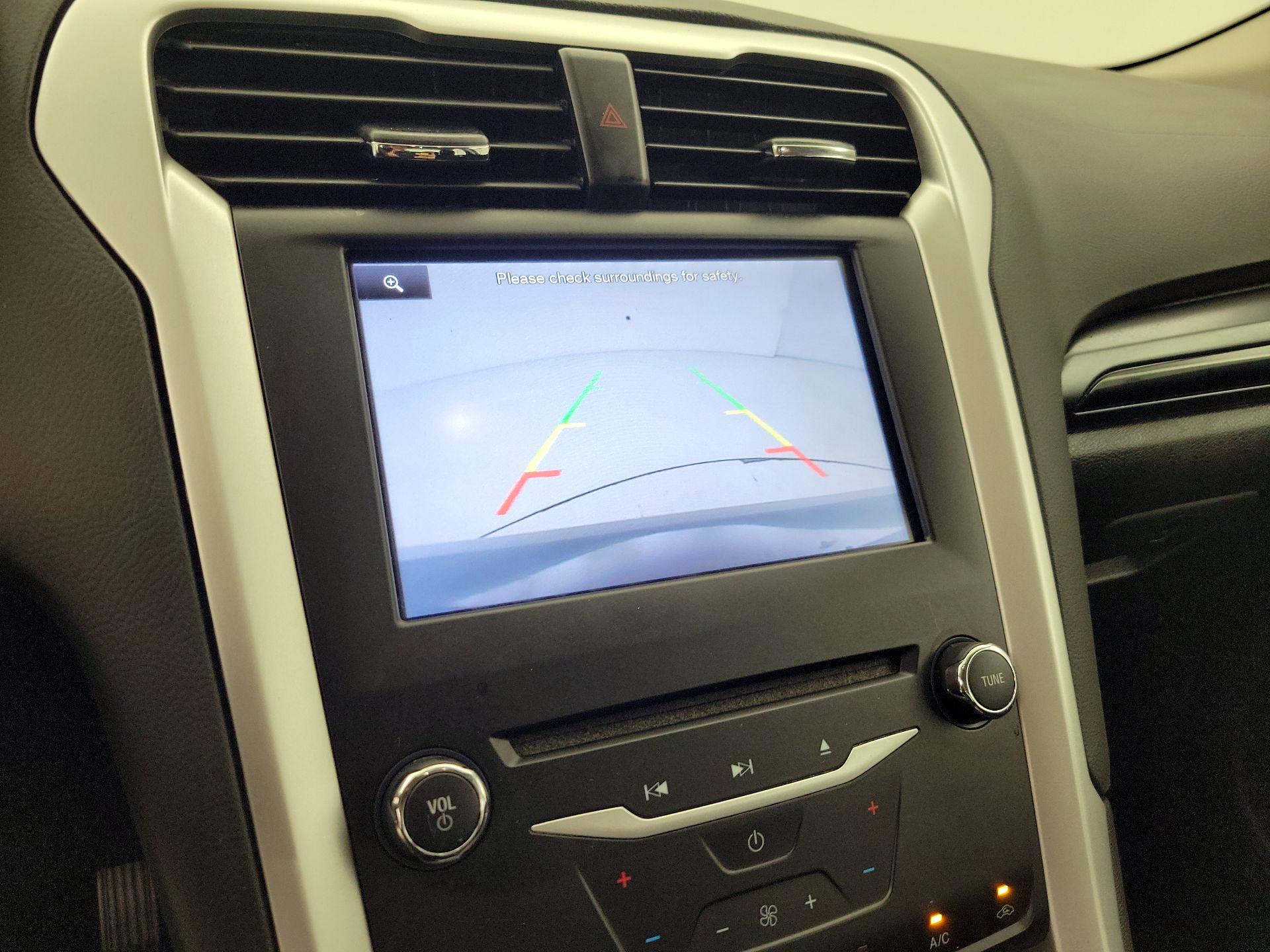 Thumbnail: 2015 Ford Fusion - 14